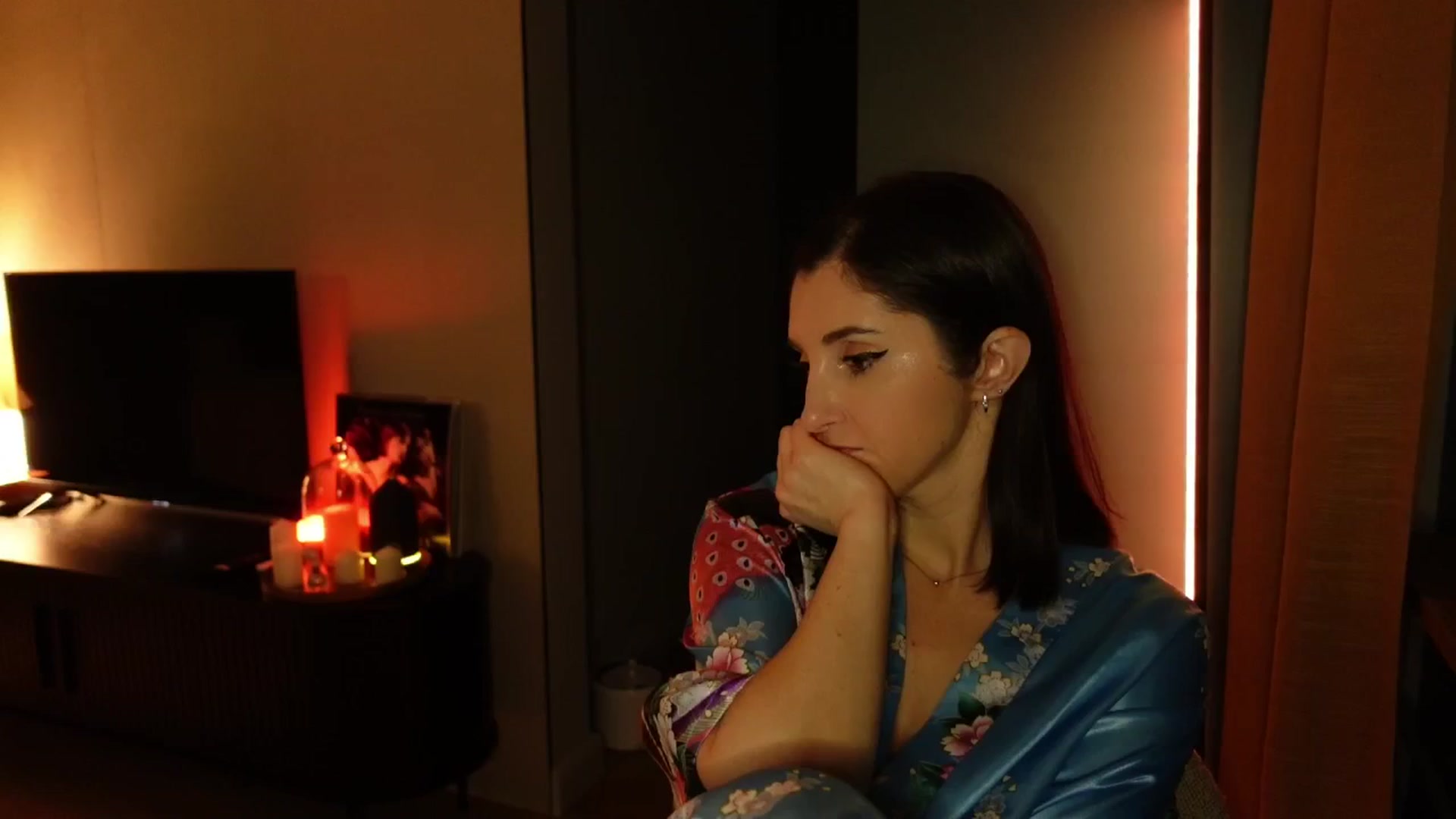 Gallery image thumbnail from Maddie's myfreecams stream on, 11/19/2024, 04:31 image 15 of 20