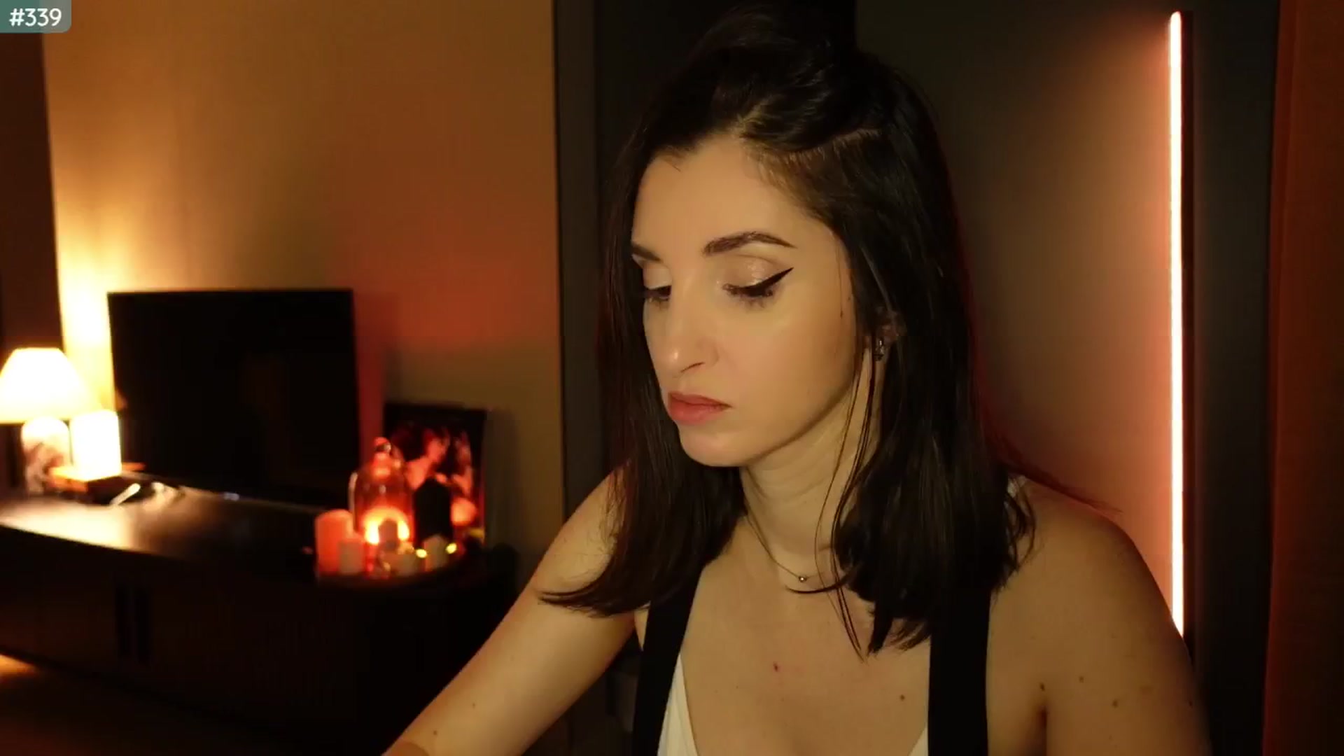 Gallery image thumbnail from Maddie's myfreecams stream on, 11/21/2024, 02:13 image 2 of 20