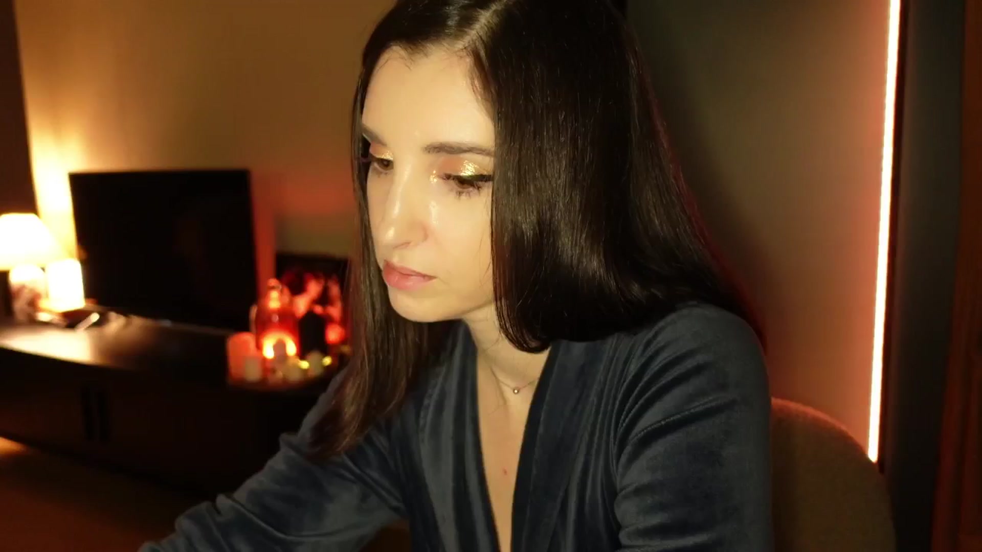 Gallery image thumbnail from Maddie's myfreecams stream on, 11/22/2024, 02:09 image 17 of 20