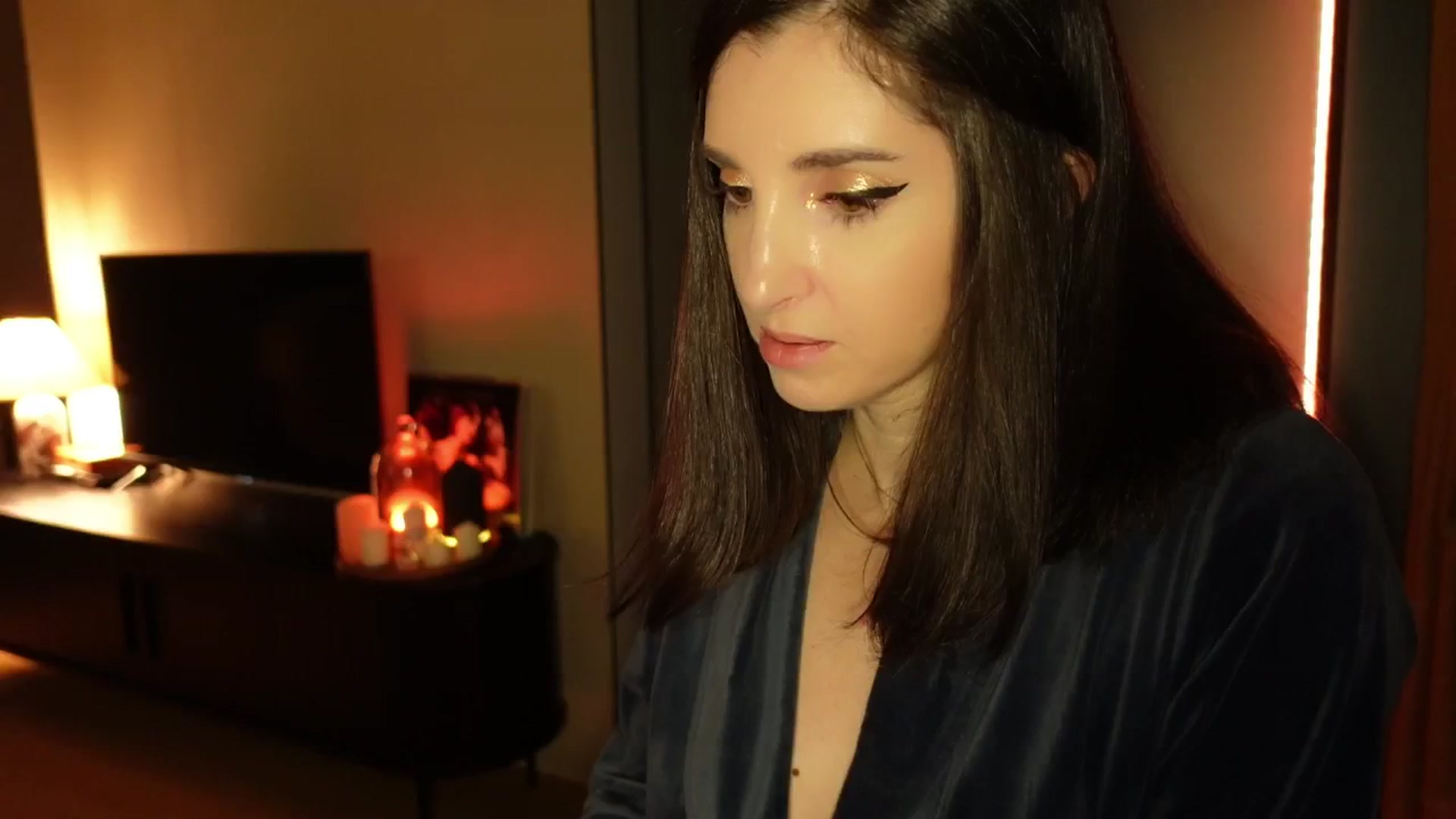 Gallery image thumbnail from Maddie's myfreecams stream on, 11/22/2024, 02:09 image 19 of 20