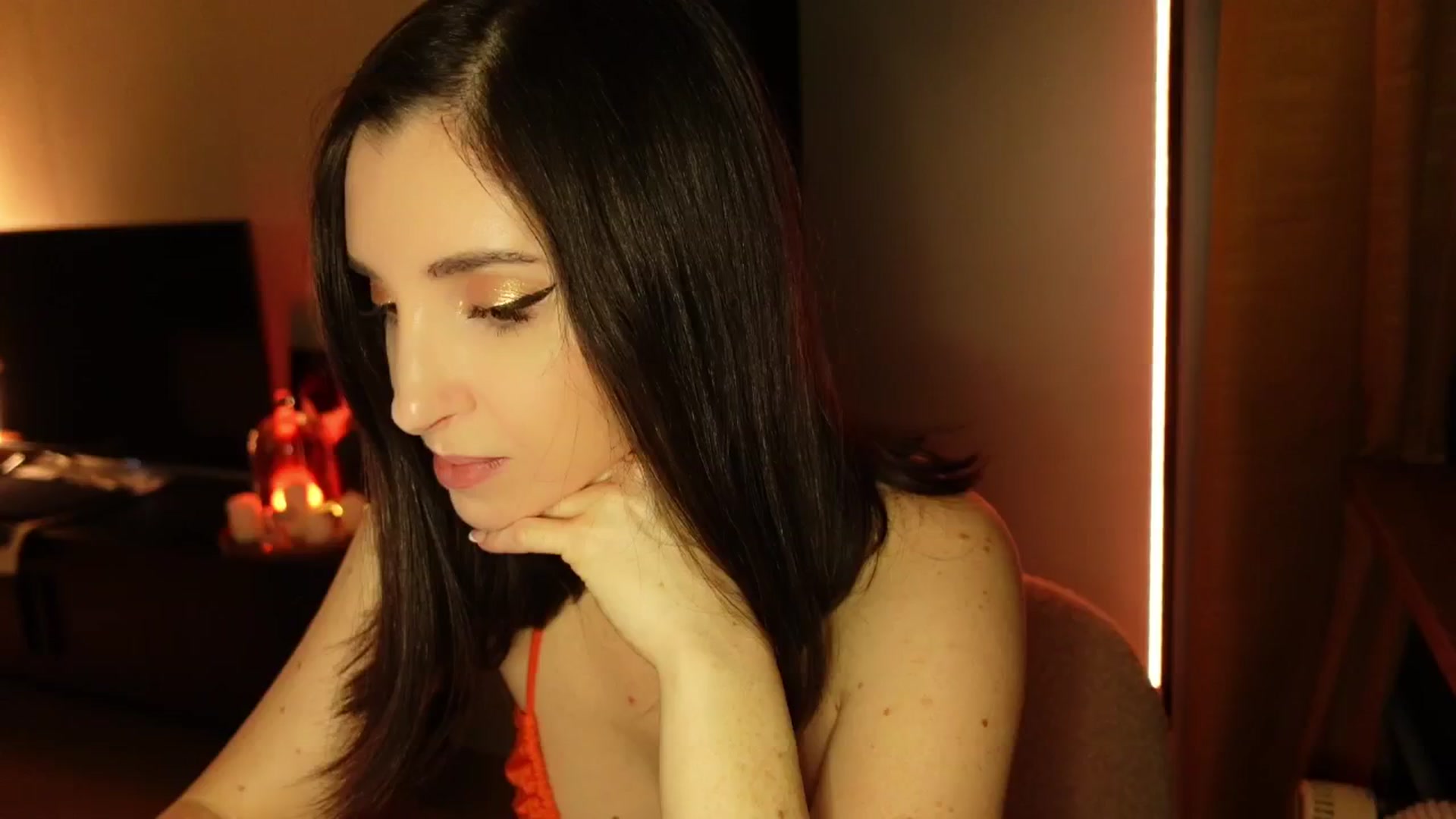 Gallery image thumbnail from Maddie's myfreecams stream on, 11/24/2024, 03:59 image 7 of 20