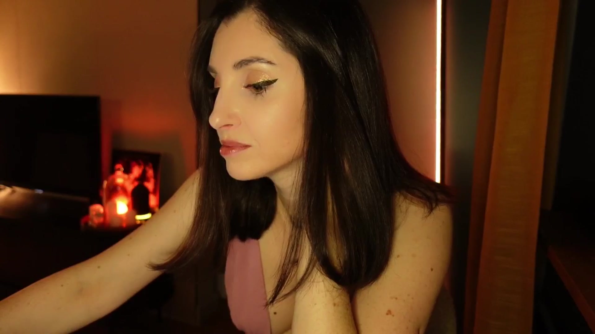 Gallery image thumbnail from Maddie's myfreecams stream on, 11/29/2024, 01:41 image 12 of 20