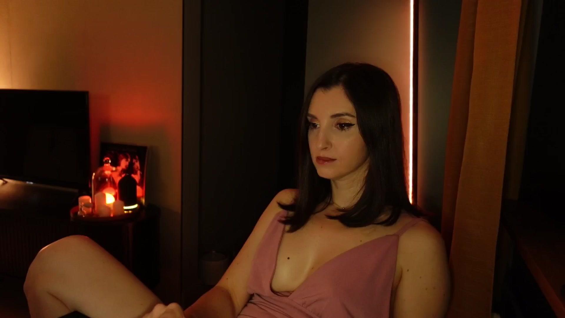 Gallery image thumbnail from Maddie's myfreecams stream on, 11/29/2024, 03:16 image 5 of 20