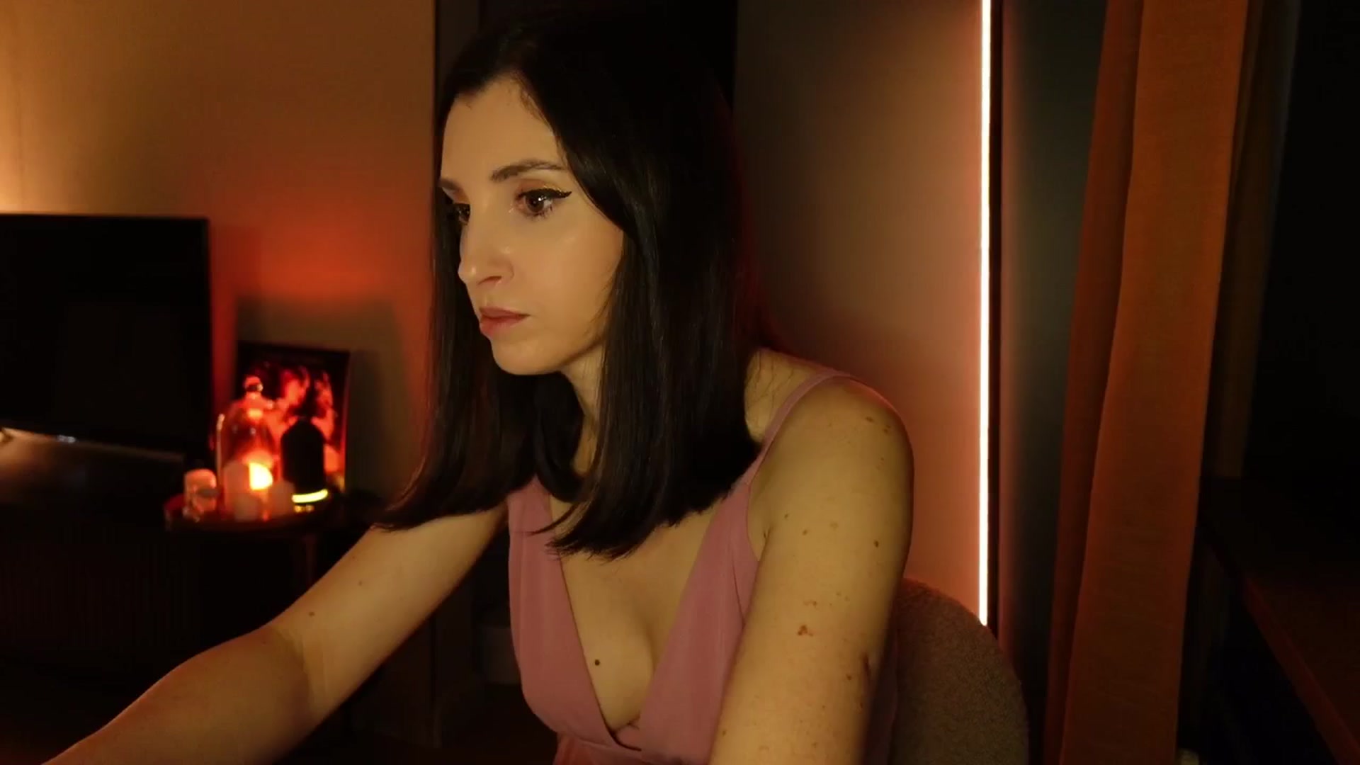 Gallery image thumbnail from Maddie's myfreecams stream on, 11/29/2024, 03:16 image 19 of 20