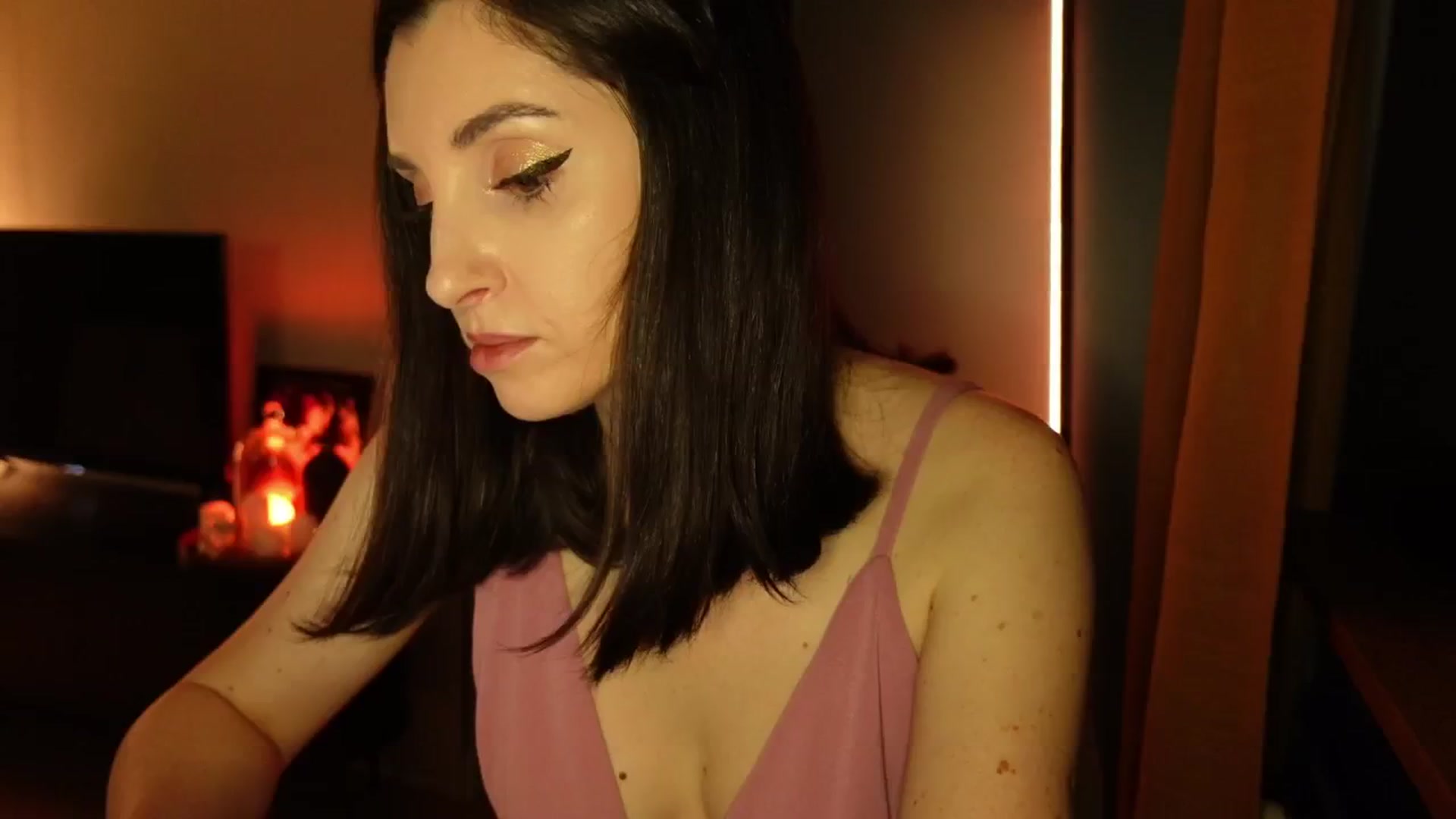 Gallery image thumbnail from Maddie's myfreecams stream on, 11/29/2024, 03:16 image 17 of 20