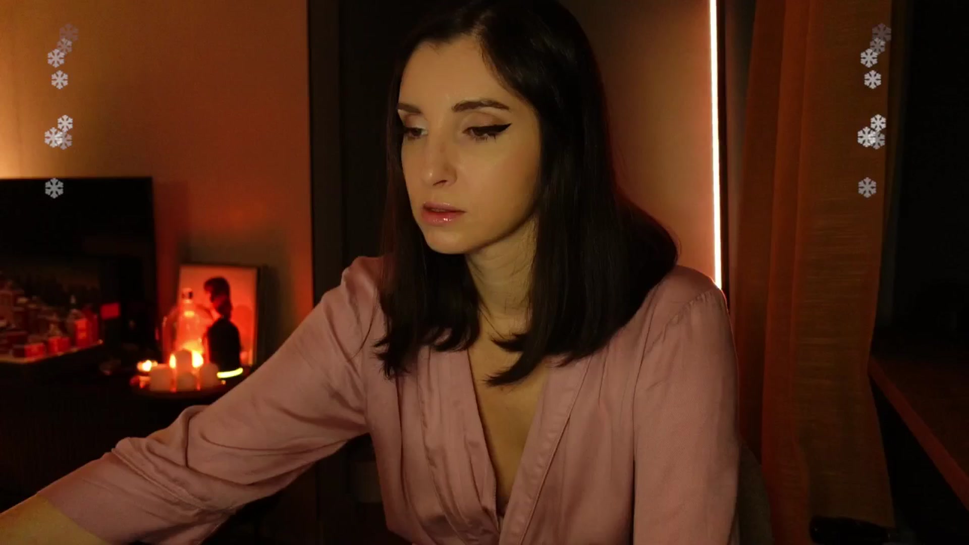 Gallery image thumbnail from Maddie's myfreecams stream on, 12/02/2024, 02:27 image 10 of 20