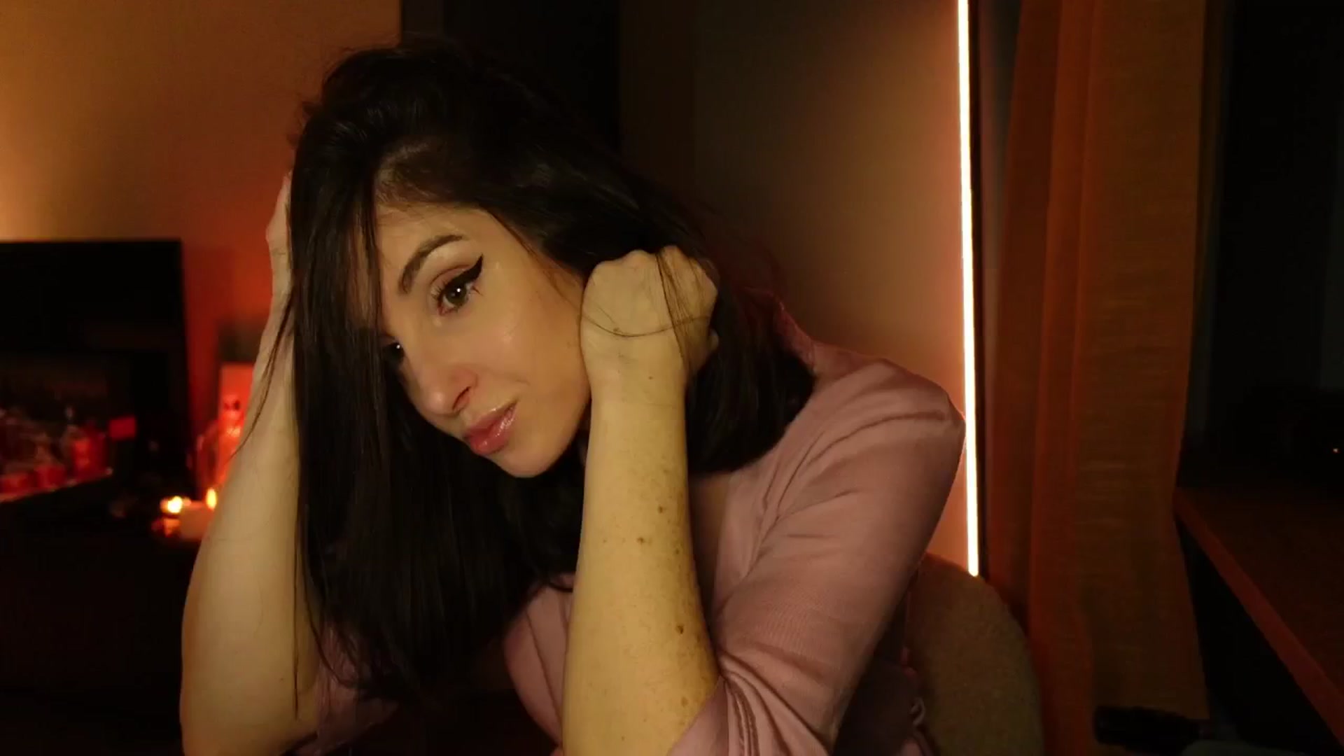 Gallery image thumbnail from Maddie's myfreecams stream on, 12/02/2024, 02:27 image 16 of 20