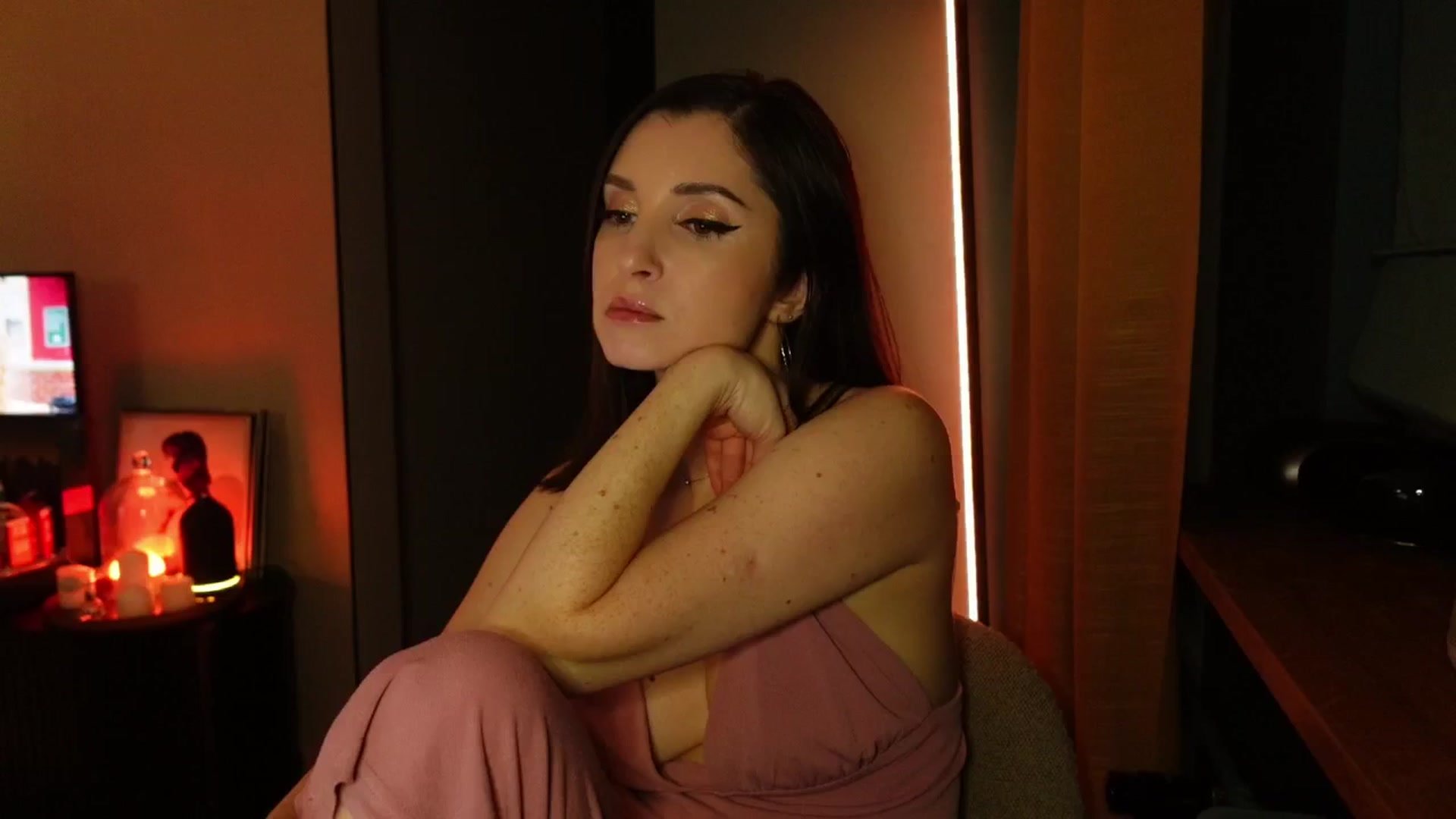 Gallery image thumbnail from Maddie's myfreecams stream on, 12/05/2024, 02:02 image 3 of 20