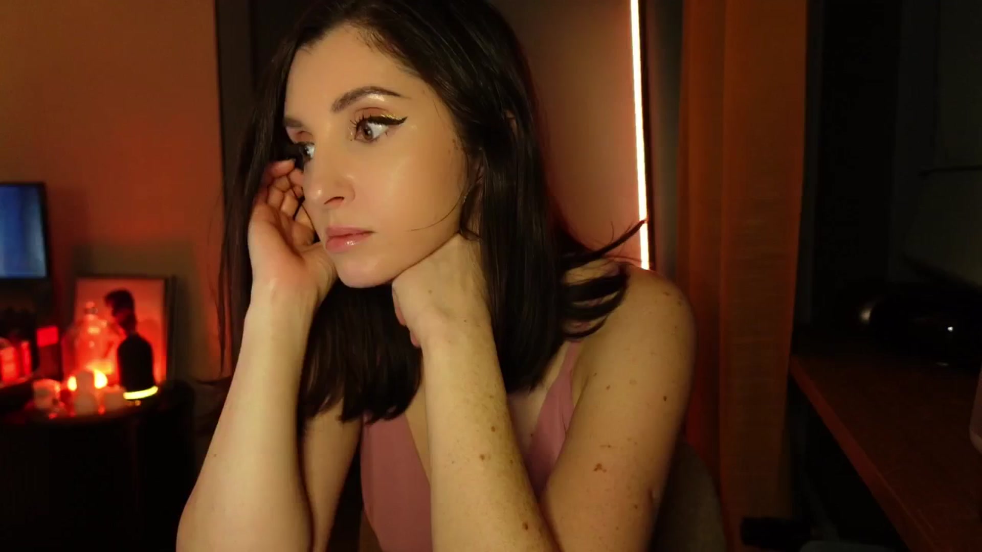 Gallery image thumbnail from Maddie's myfreecams stream on, 12/05/2024, 02:02 image 15 of 20