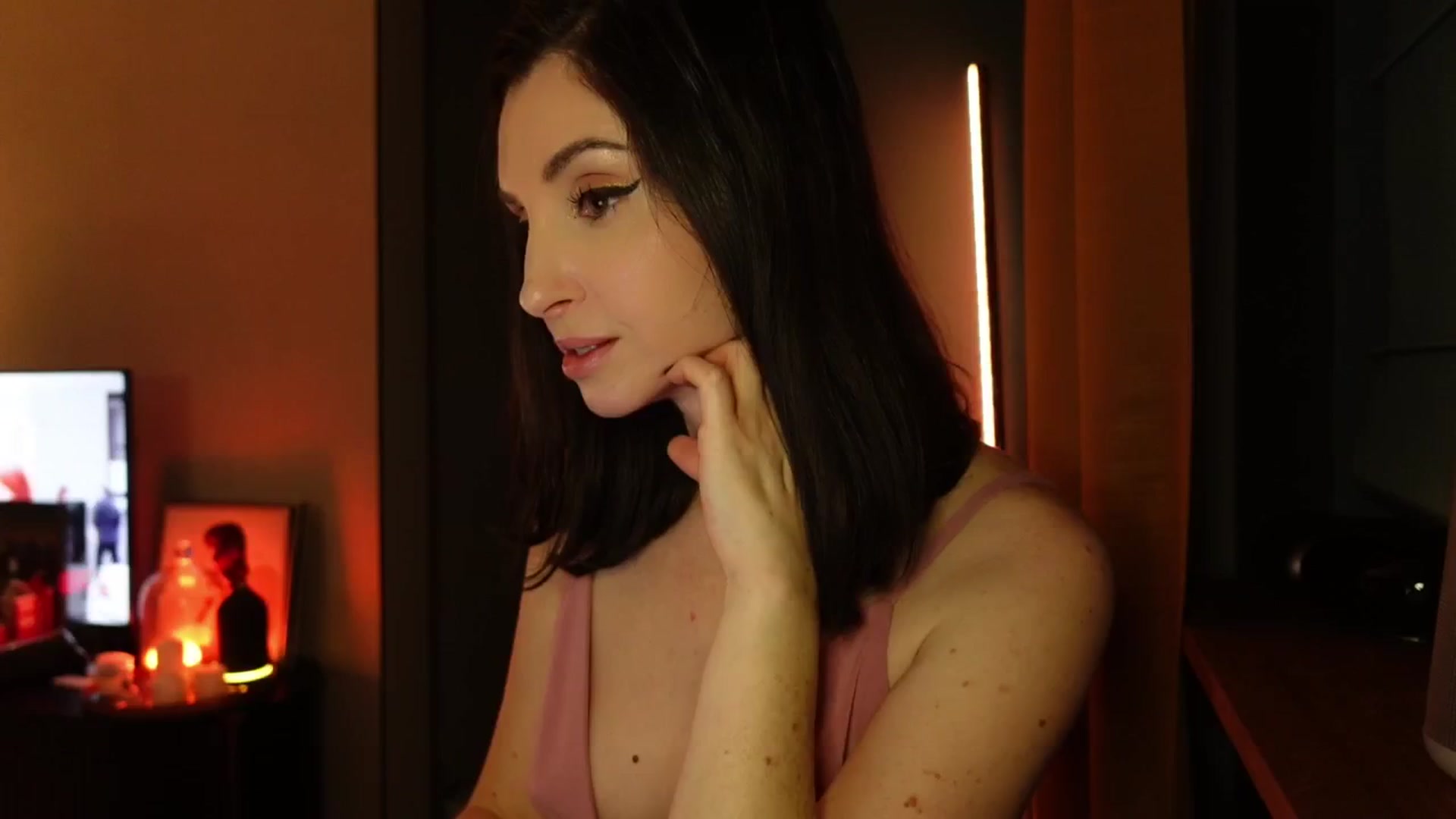 Gallery image thumbnail from Maddie's myfreecams stream on, 12/05/2024, 04:01 image 10 of 20