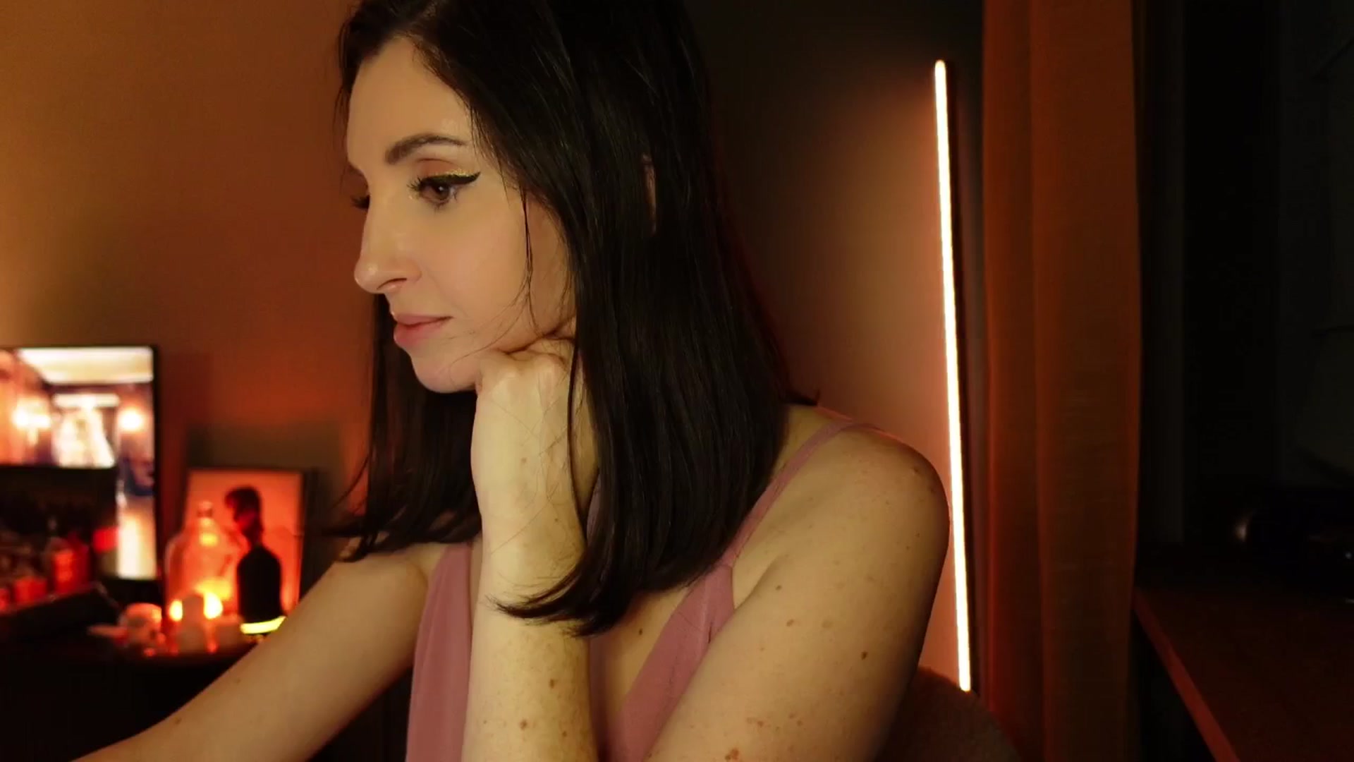 Gallery image thumbnail from Maddie's myfreecams stream on, 12/05/2024, 04:01 image 13 of 20