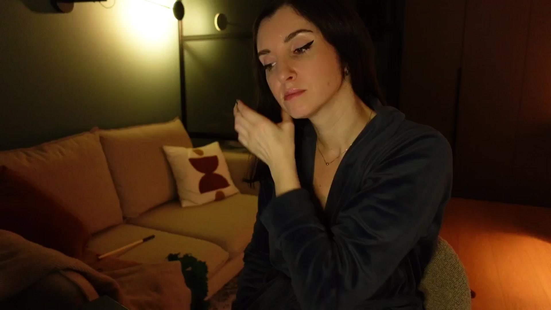 Gallery image thumbnail from Maddie's myfreecams stream on, 12/17/2024, 01:52 image 4 of 20