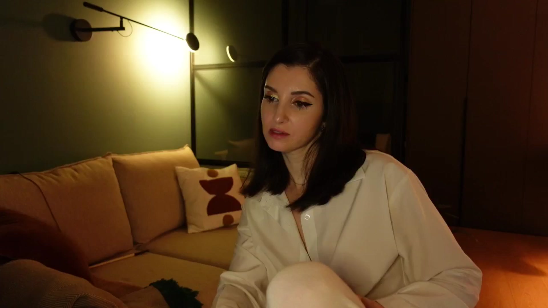 Gallery image thumbnail from Maddie's myfreecams stream on, 12/19/2024, 01:36 image 10 of 20