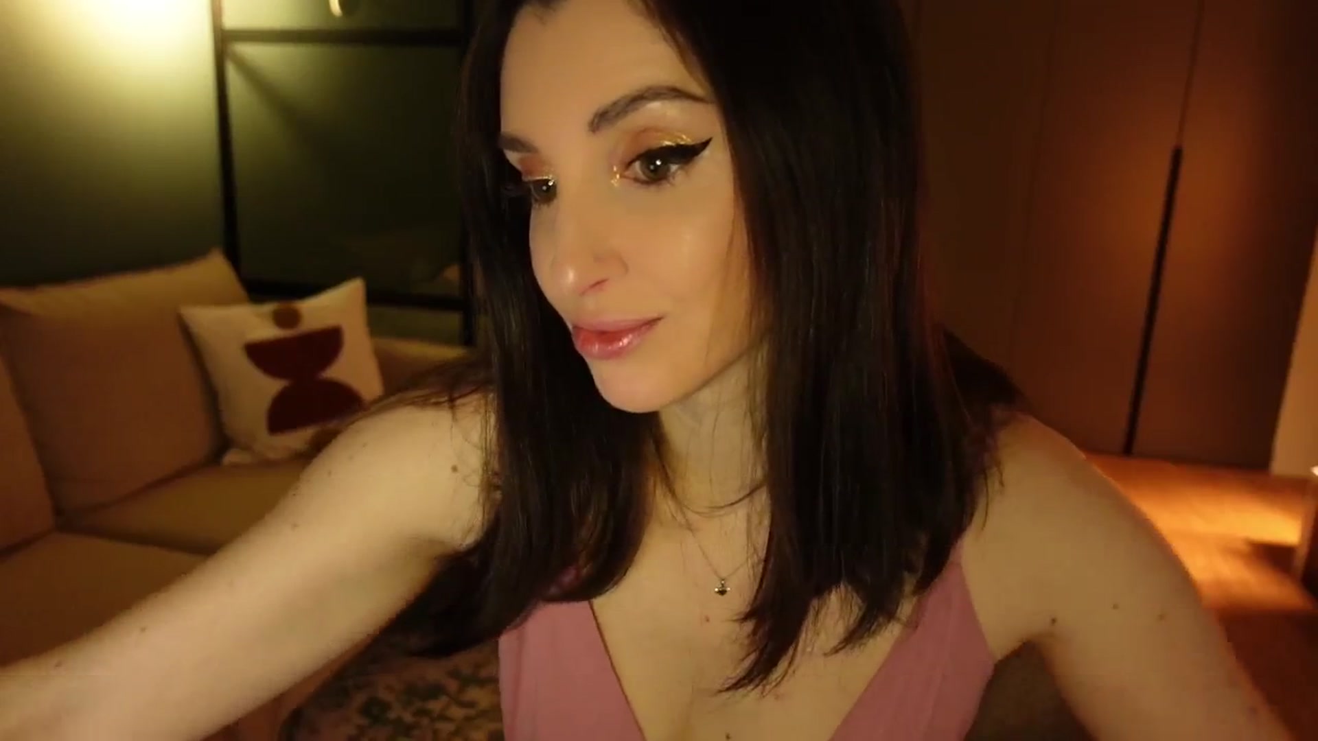 Gallery image thumbnail from Maddie's myfreecams stream on, 12/30/2024, 23:34 image 18 of 20