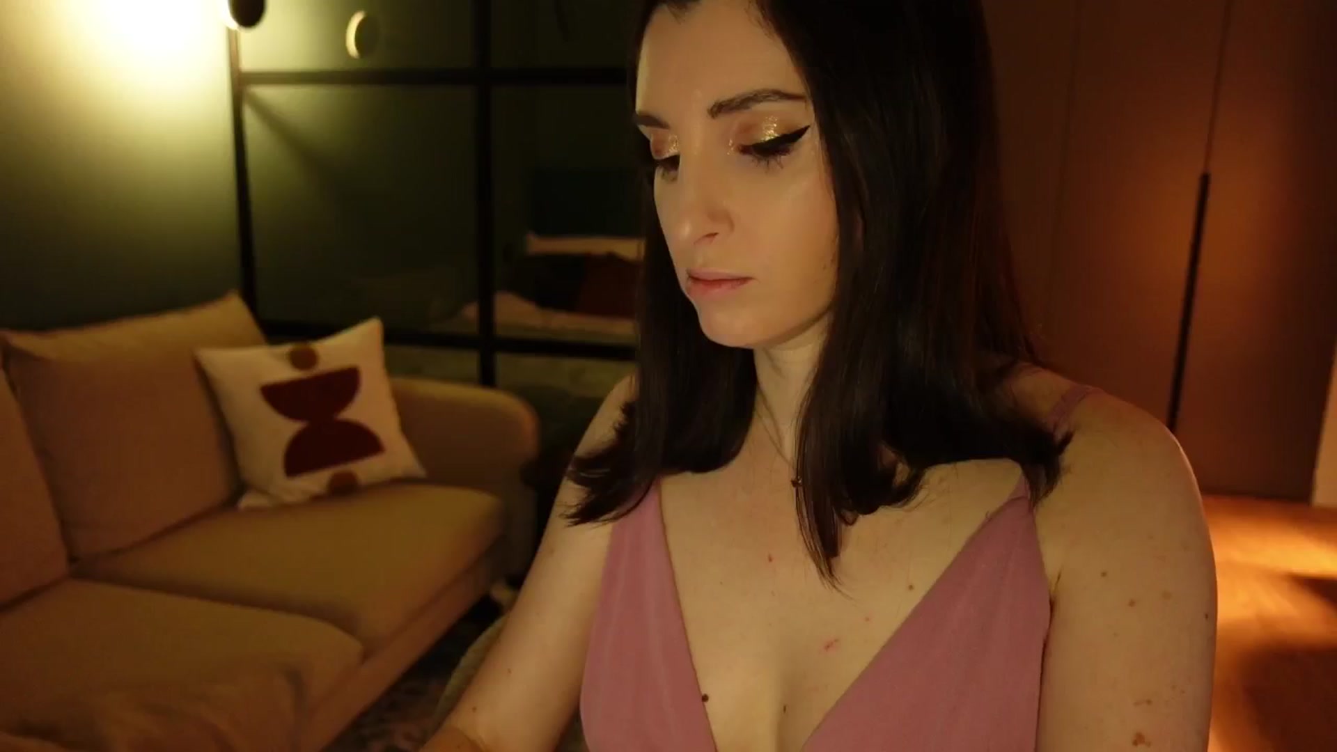 Gallery image thumbnail from Maddie's myfreecams stream on, 12/31/2024, 01:52 image 15 of 20
