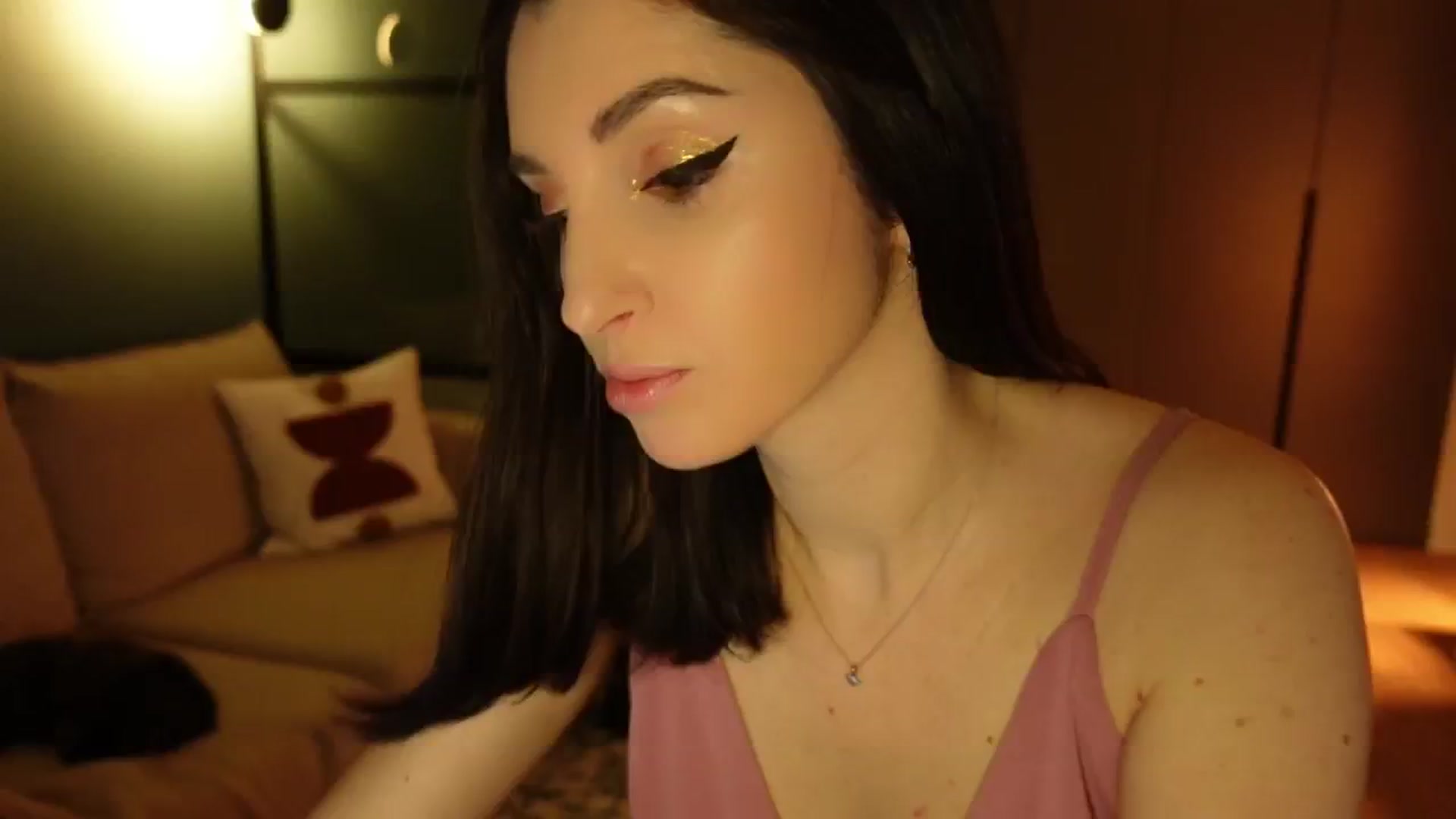 Gallery image thumbnail from Maddie's myfreecams stream on, 12/31/2024, 01:52 image 4 of 20