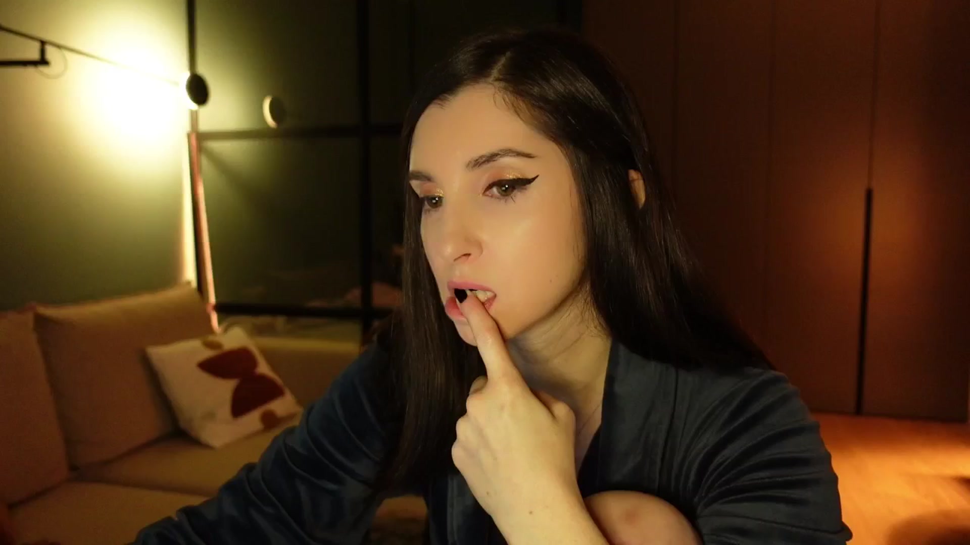 Gallery image thumbnail from Maddie's myfreecams stream on, 01/03/2025, 23:35 image 5 of 20