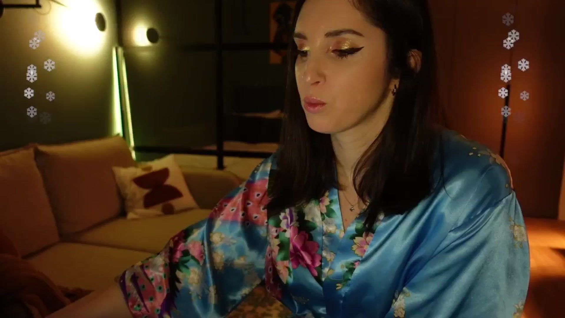 Gallery image thumbnail from Maddie's myfreecams stream on, 01/07/2025, 24:08 image 19 of 20