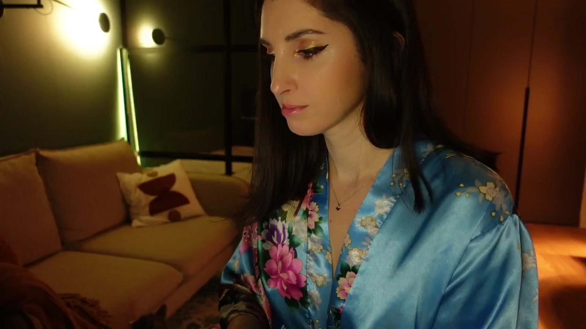 Gallery image thumbnail from Maddie's myfreecams stream on, 01/07/2025, 24:08 image 6 of 20