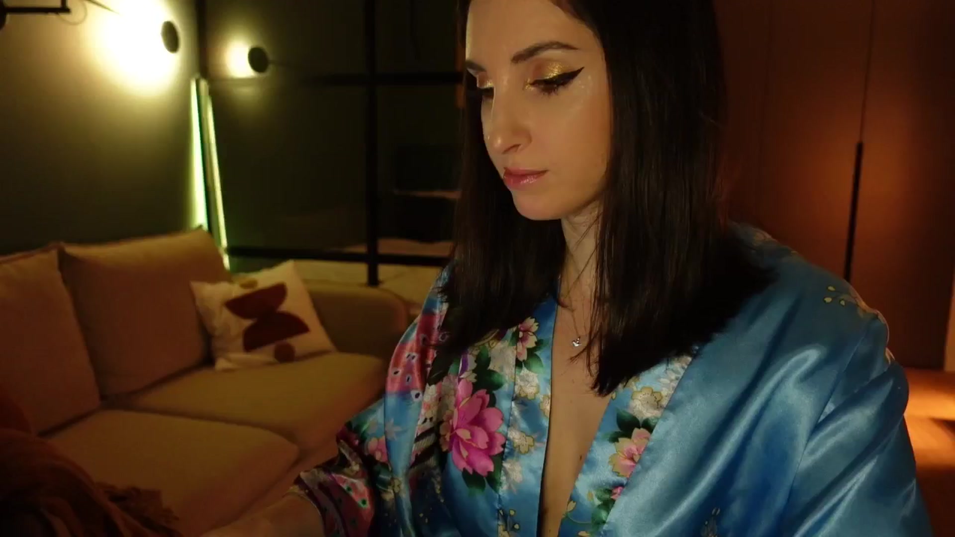 Gallery image thumbnail from Maddie's myfreecams stream on, 01/07/2025, 24:08 image 10 of 20