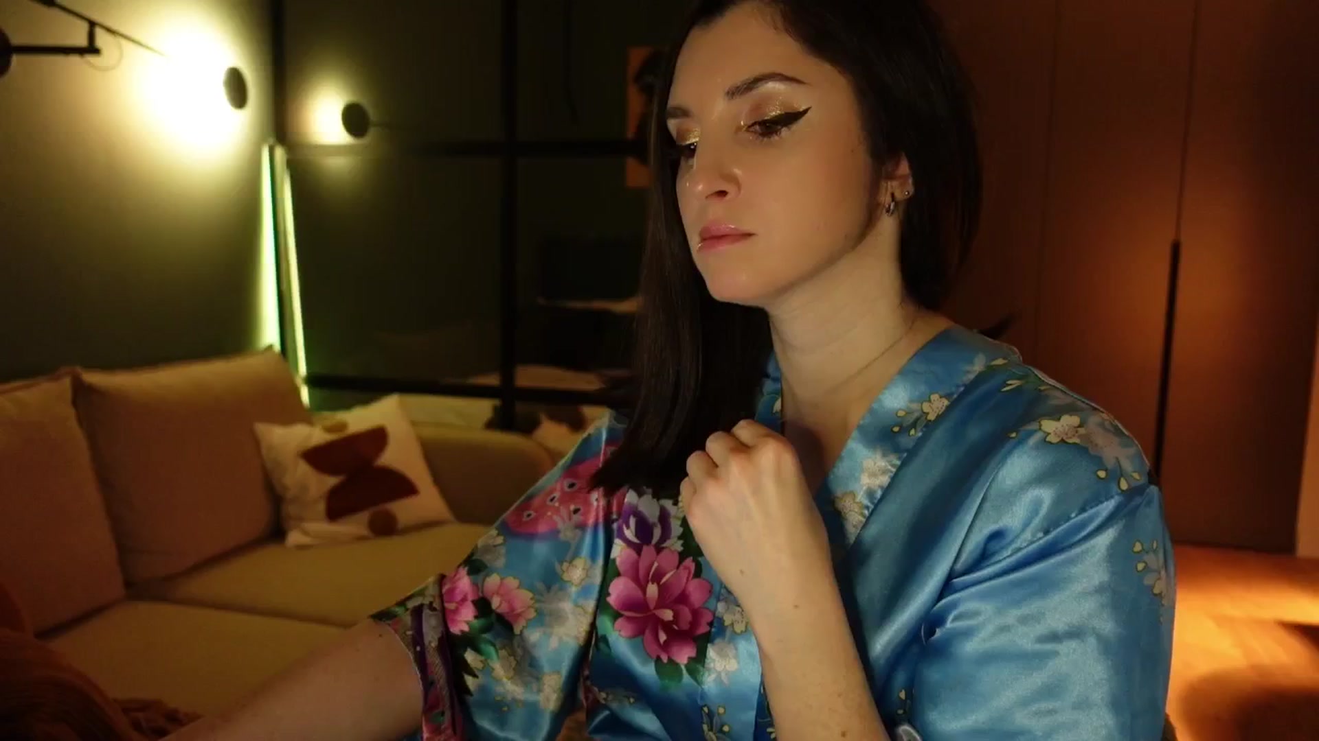 Gallery image thumbnail from Maddie's myfreecams stream on, 01/07/2025, 24:08 image 2 of 20