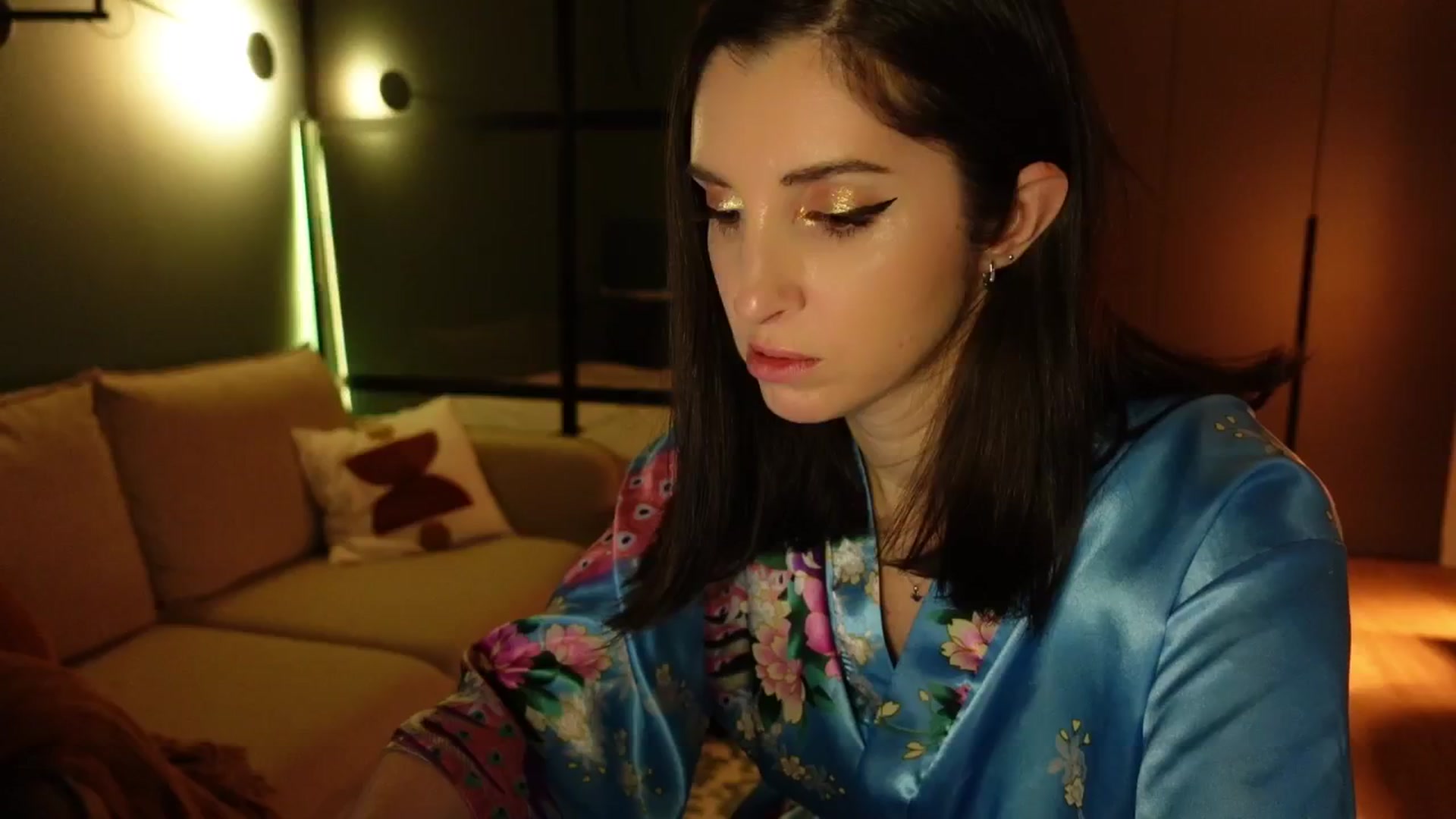 Gallery image thumbnail from Maddie's myfreecams stream on, 01/07/2025, 01:31 image 18 of 20