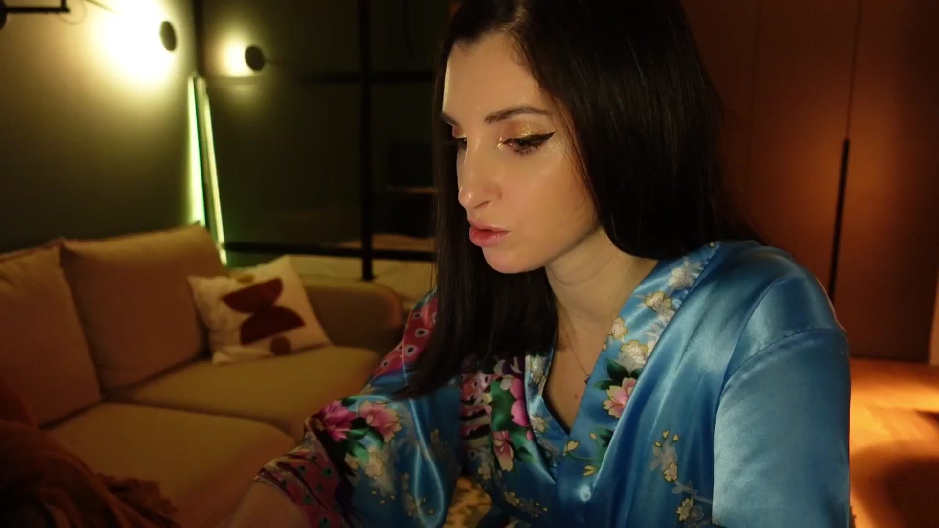 Gallery image thumbnail from Maddie's myfreecams stream on, 01/07/2025, 01:31 image 15 of 20