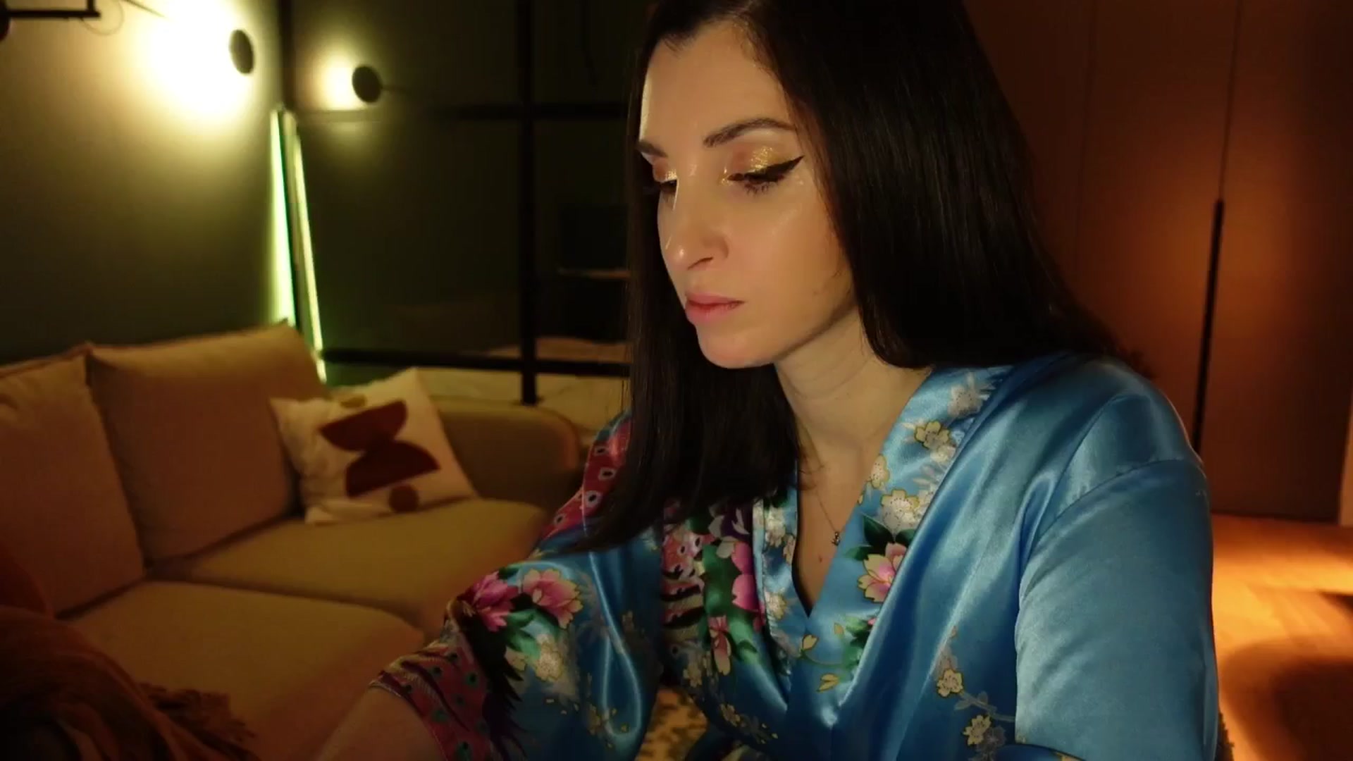 Gallery image thumbnail from Maddie's myfreecams stream on, 01/07/2025, 01:31 image 10 of 20