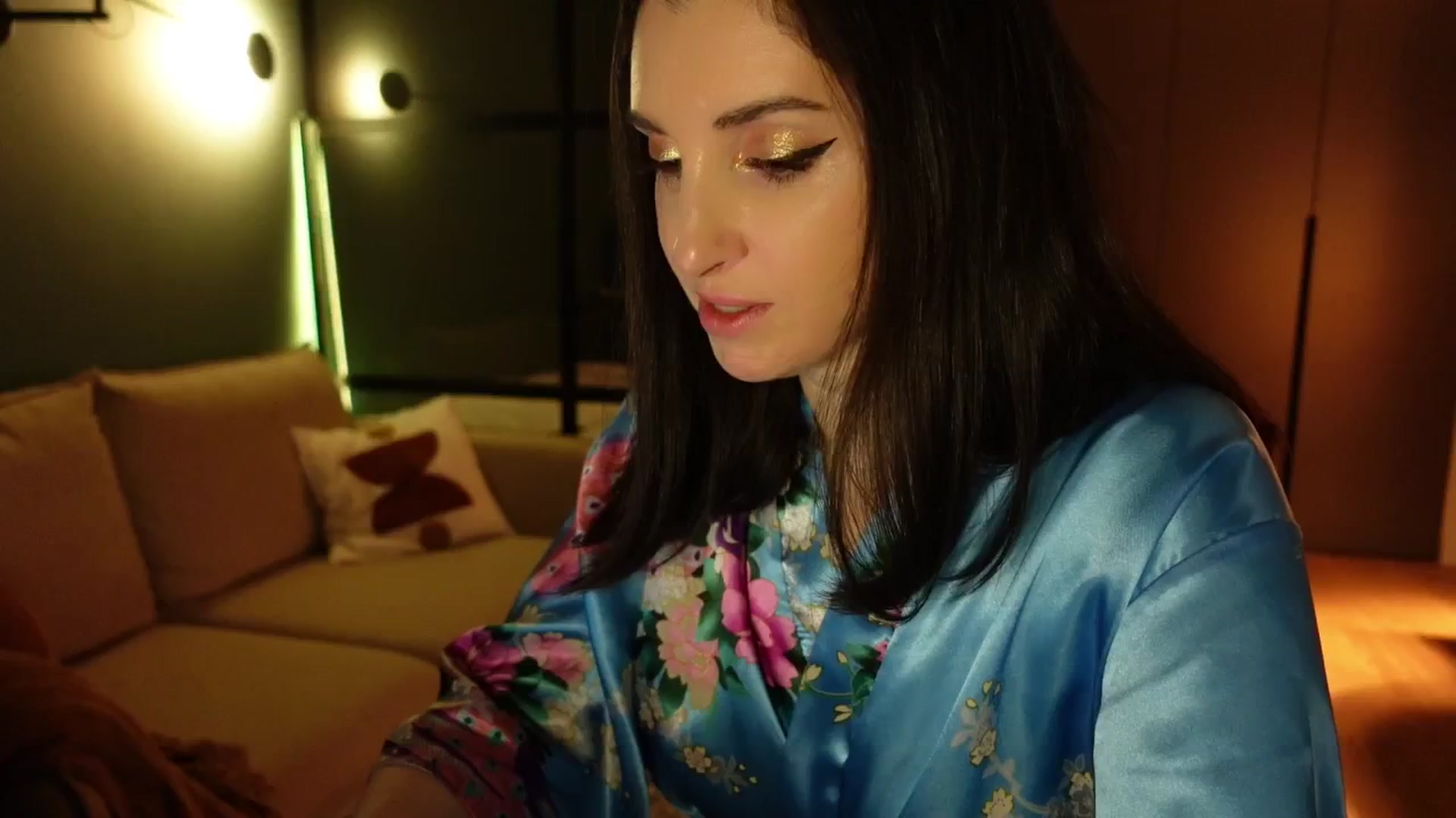 Gallery image thumbnail from Maddie's myfreecams stream on, 01/07/2025, 01:31 image 6 of 20