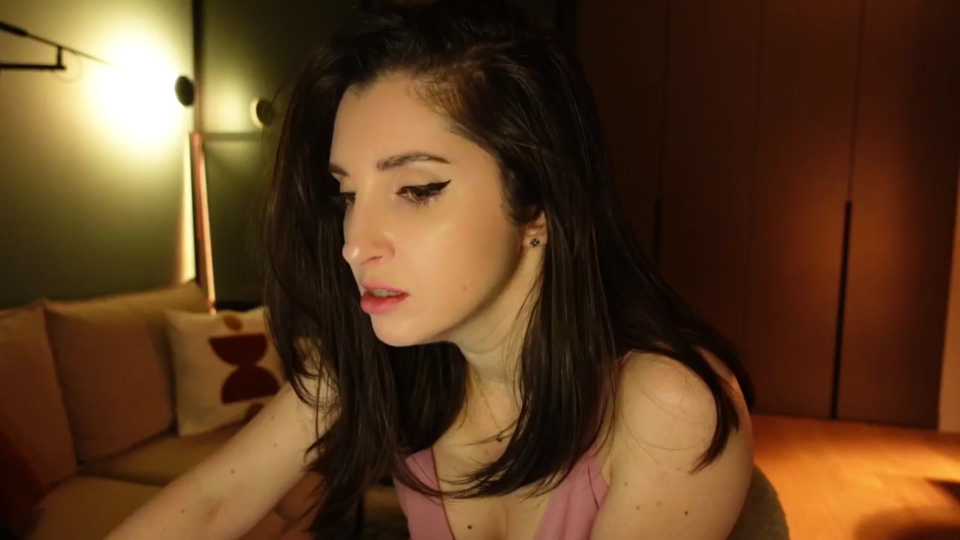 Gallery image thumbnail from Maddie's myfreecams stream on, 01/09/2025, 24:50 image 18 of 20
