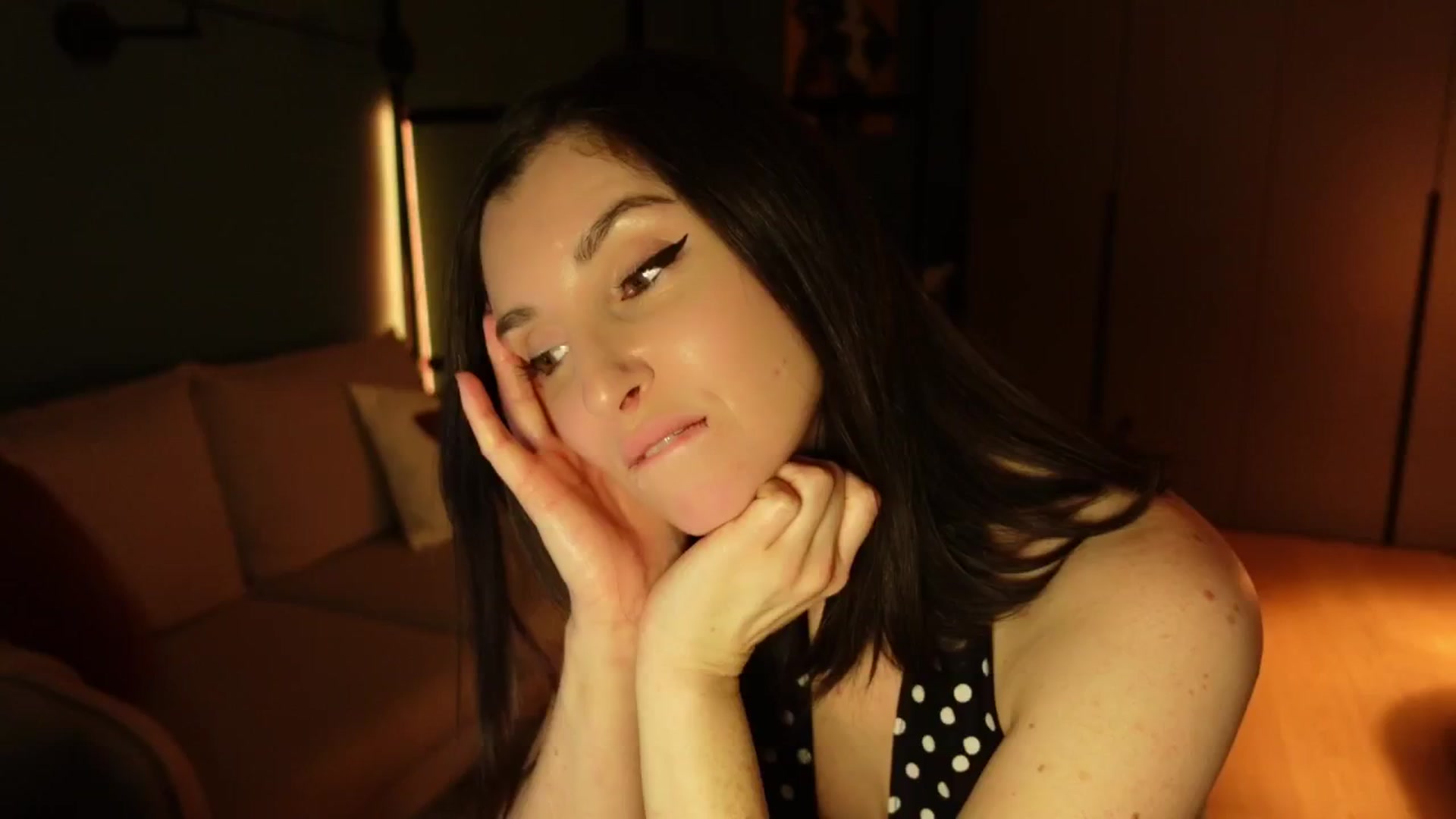 Gallery image thumbnail from Maddie's myfreecams stream on, 01/10/2025, 18:04 image 3 of 20