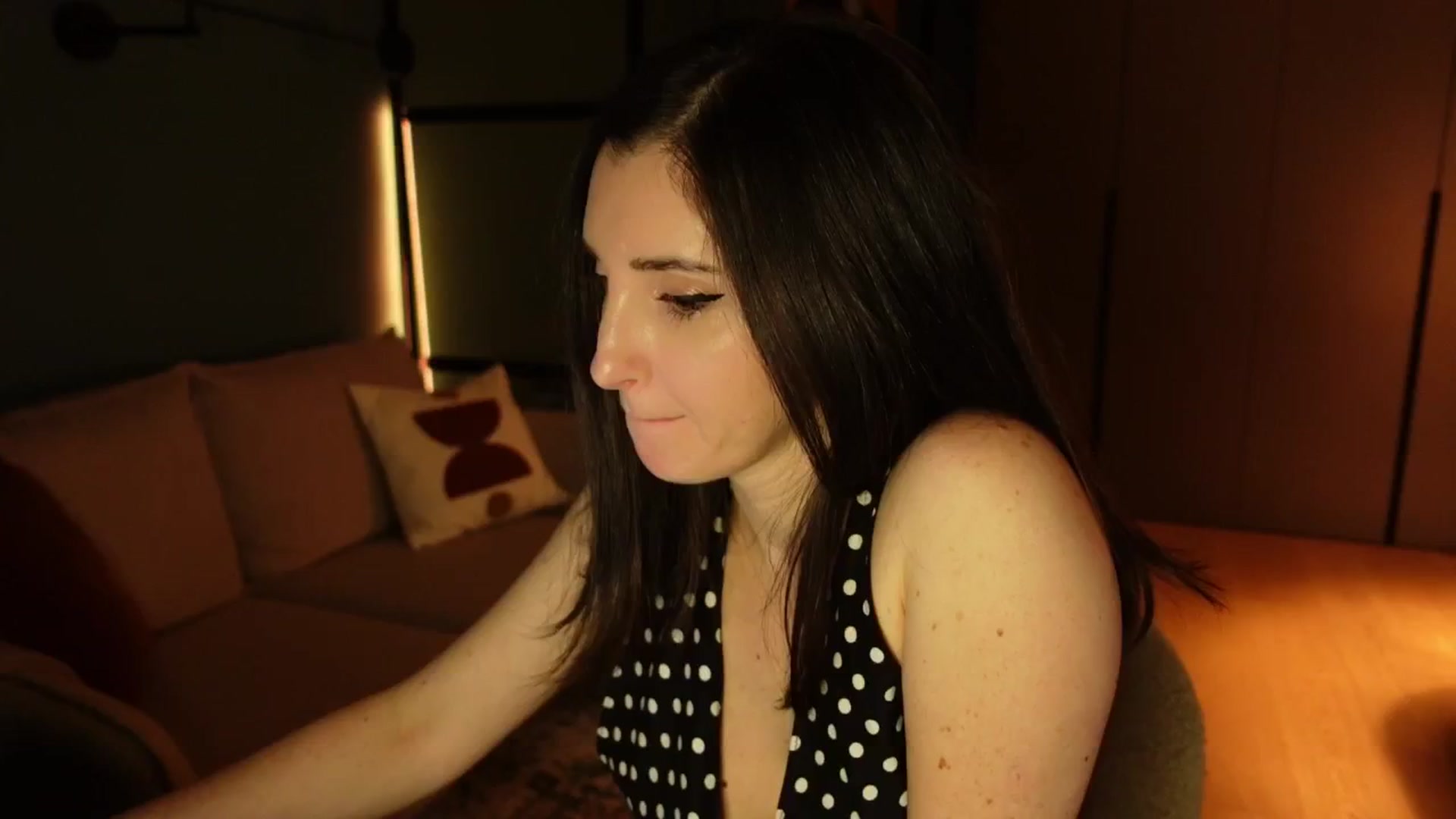 Gallery image thumbnail from Maddie's myfreecams stream on, 01/10/2025, 18:04 image 11 of 20