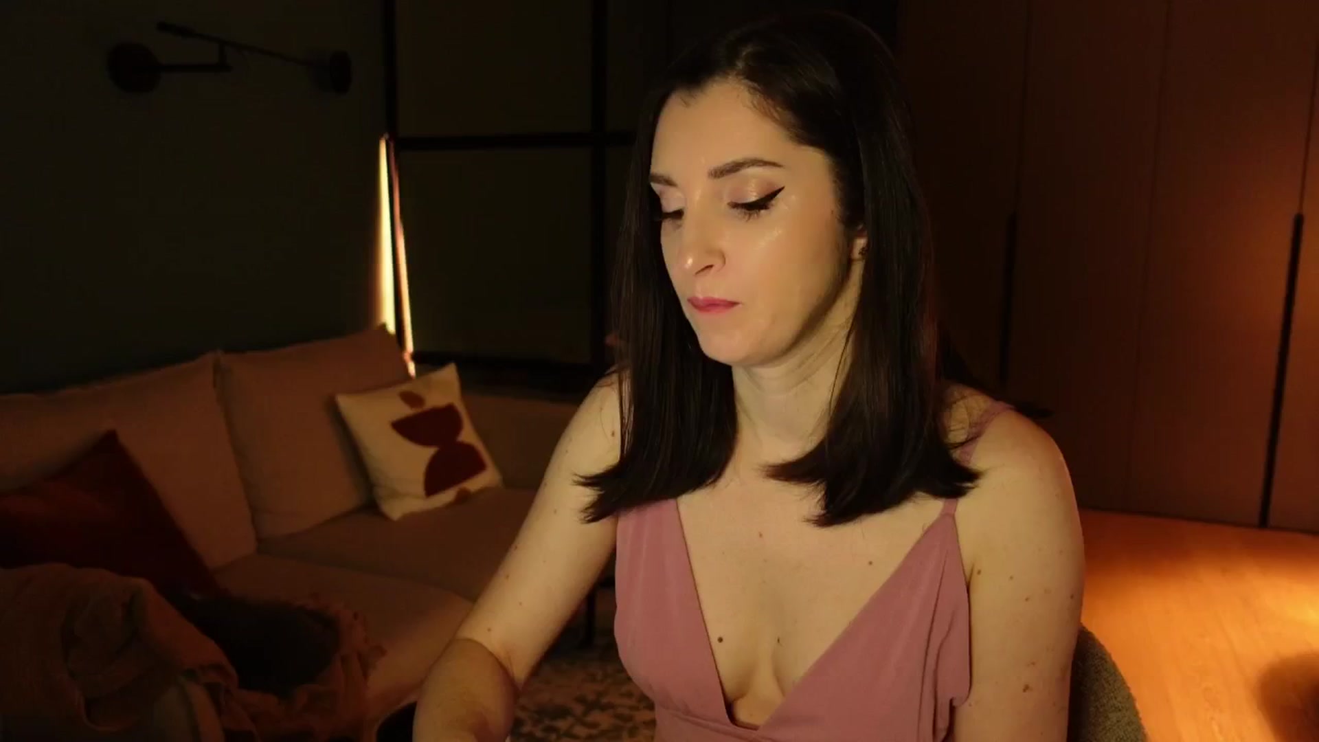 Gallery image thumbnail from Maddie's myfreecams stream on, 01/13/2025, 17:31 image 6 of 20