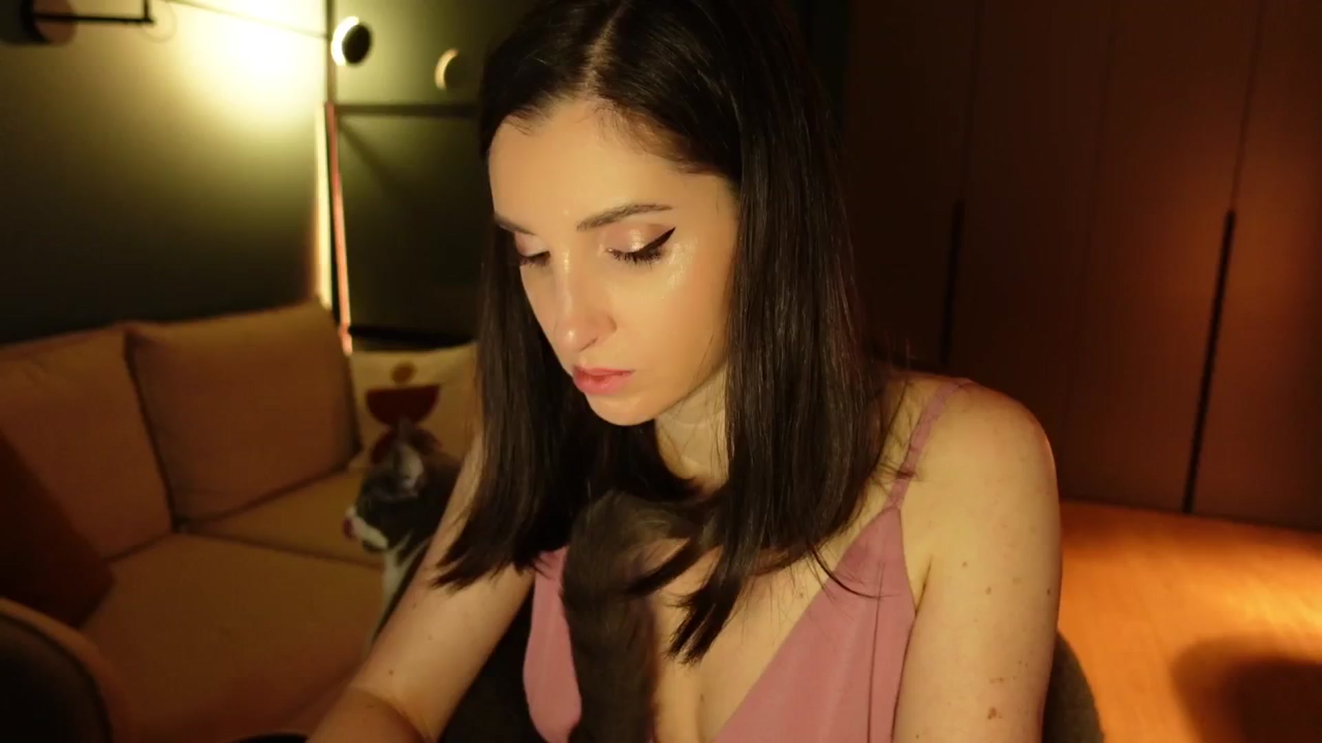 Gallery image thumbnail from Maddie's myfreecams stream on, 01/21/2025, 01:30 image 18 of 20