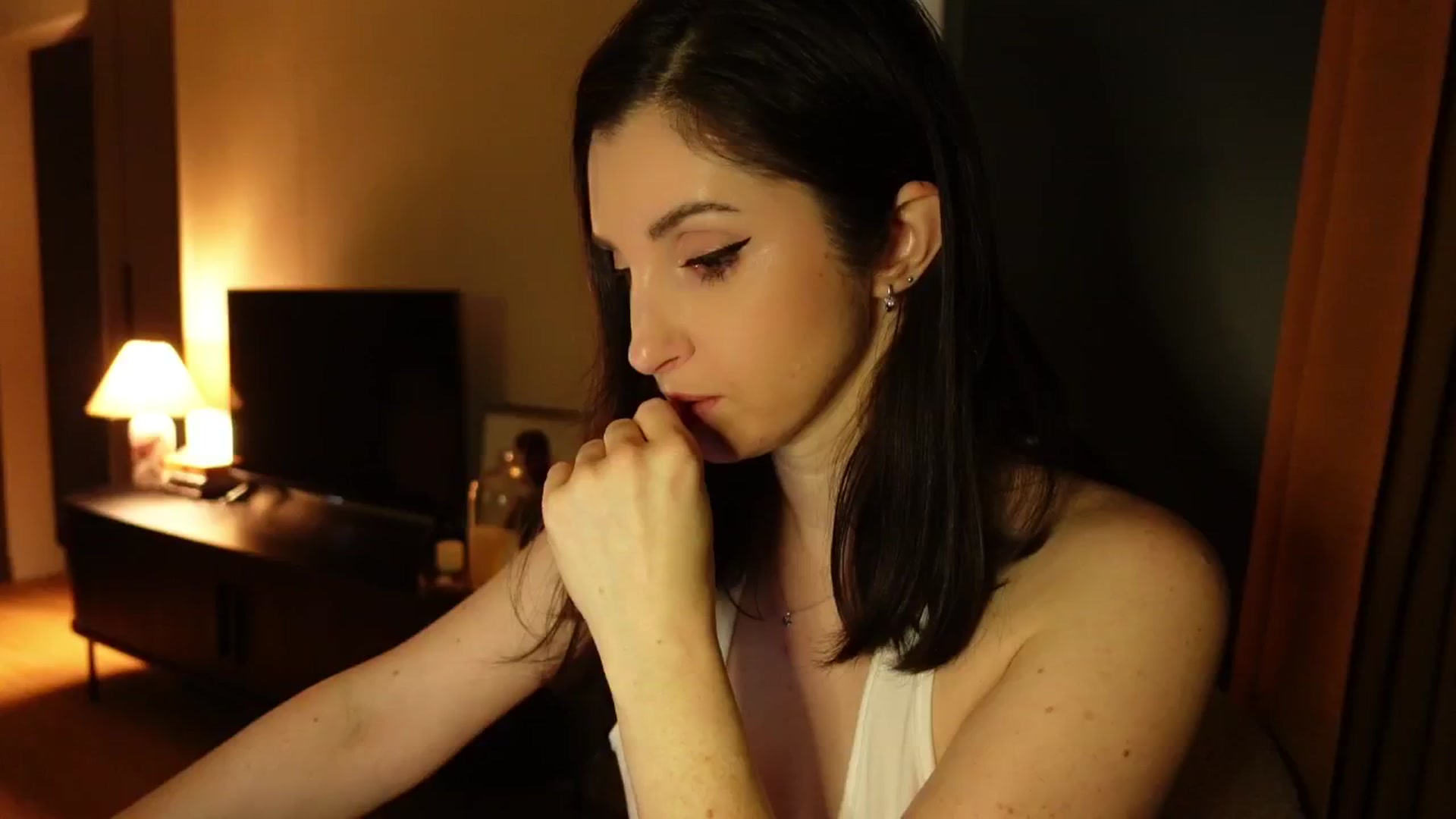 Gallery image thumbnail from Maddie's myfreecams stream on, 01/28/2025, 24:42 image 6 of 20