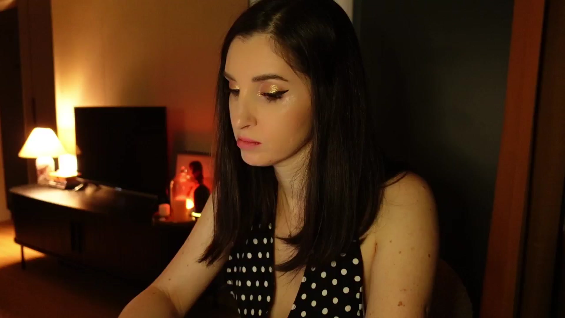 Gallery image thumbnail from Maddie's myfreecams stream on, 01/29/2025, 24:02 image 4 of 20