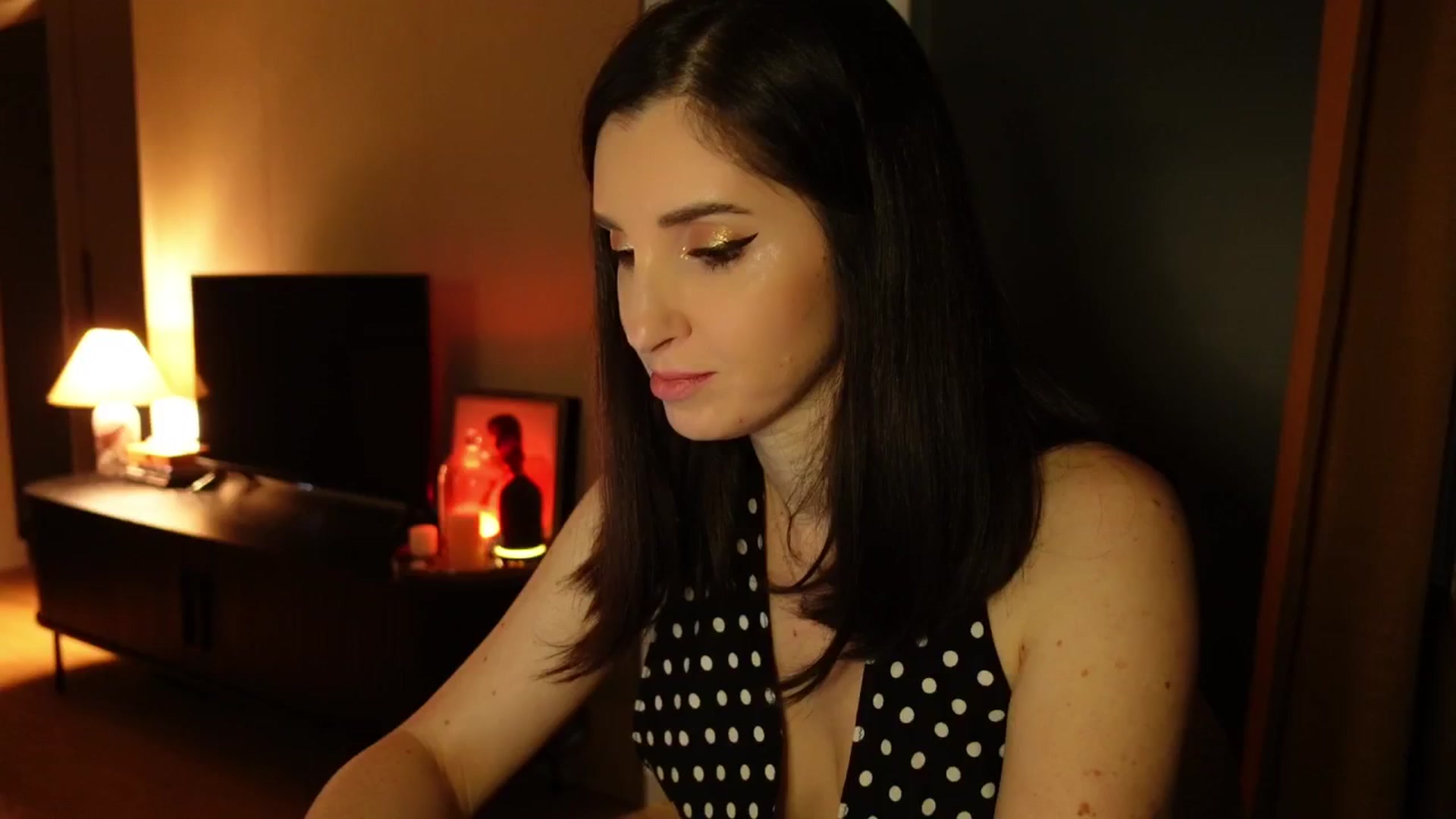Gallery image thumbnail from Maddie's myfreecams stream on, 01/29/2025, 24:32 image 18 of 20