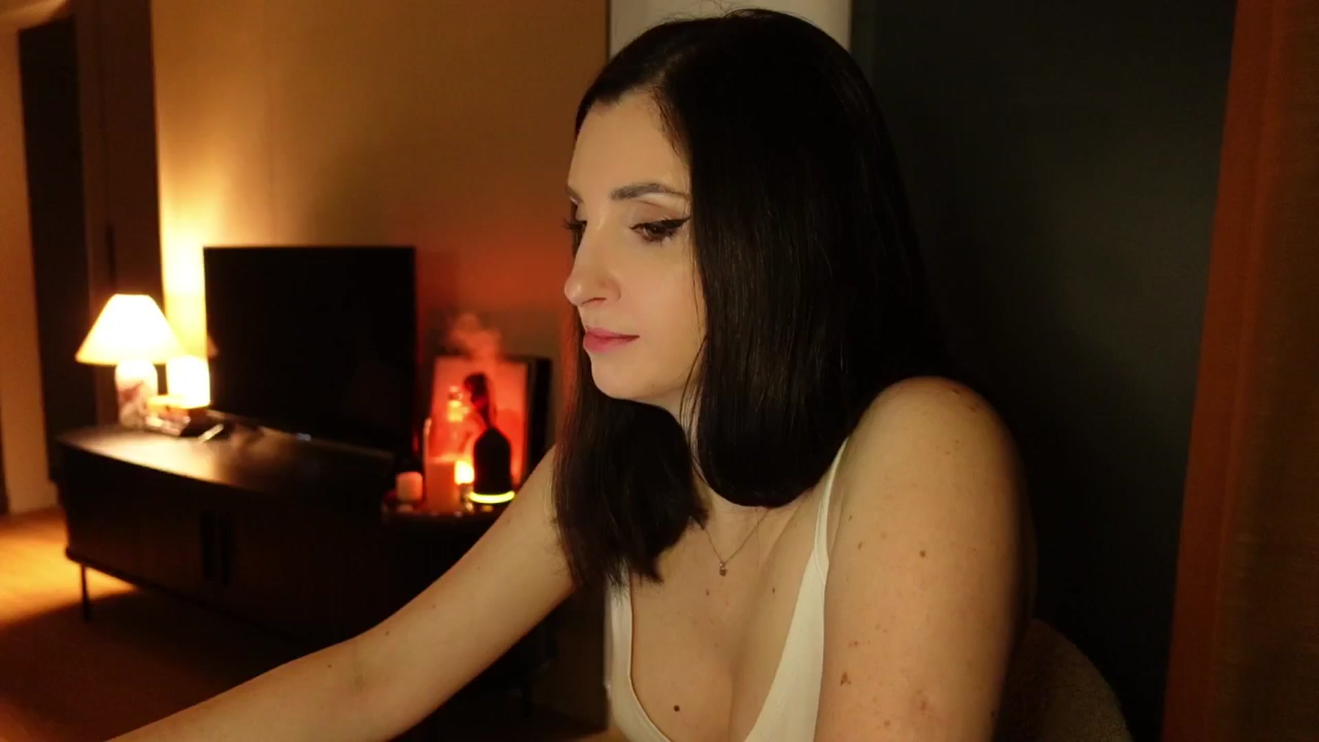 Gallery image thumbnail from Maddie's myfreecams stream on, 01/29/2025, 20:17 image 14 of 20