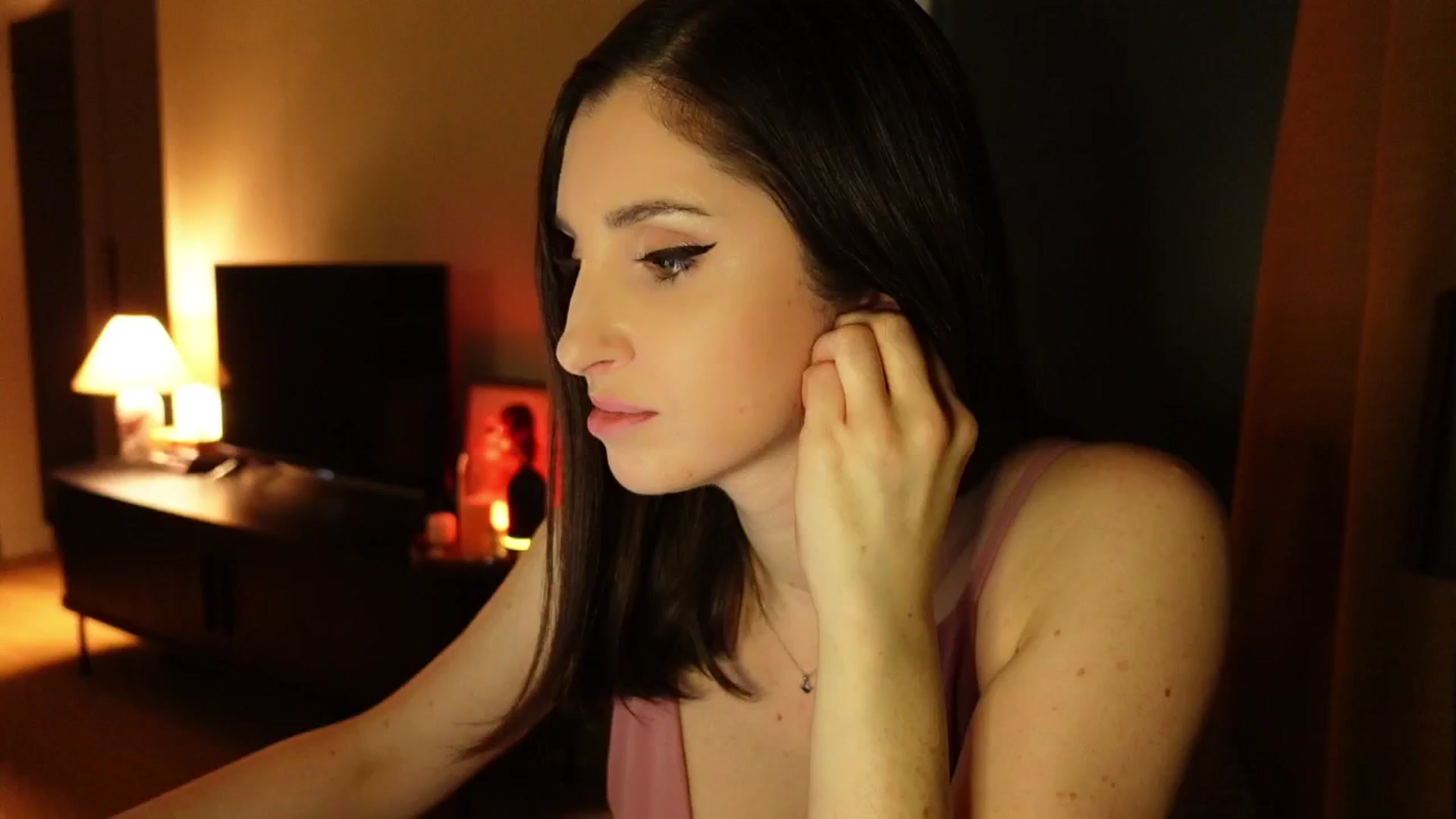 Gallery image thumbnail from Maddie's myfreecams stream on, 01/31/2025, 24:10 image 3 of 20
