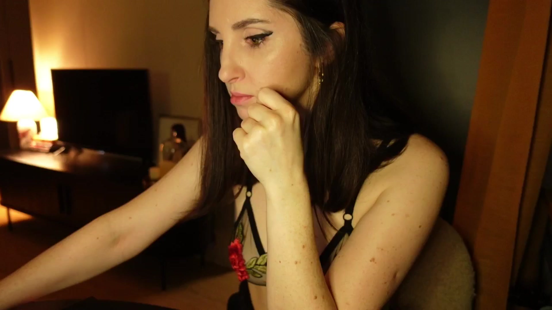 Gallery image thumbnail from Maddie's myfreecams stream on, 01/31/2025, 20:03 image 12 of 20
