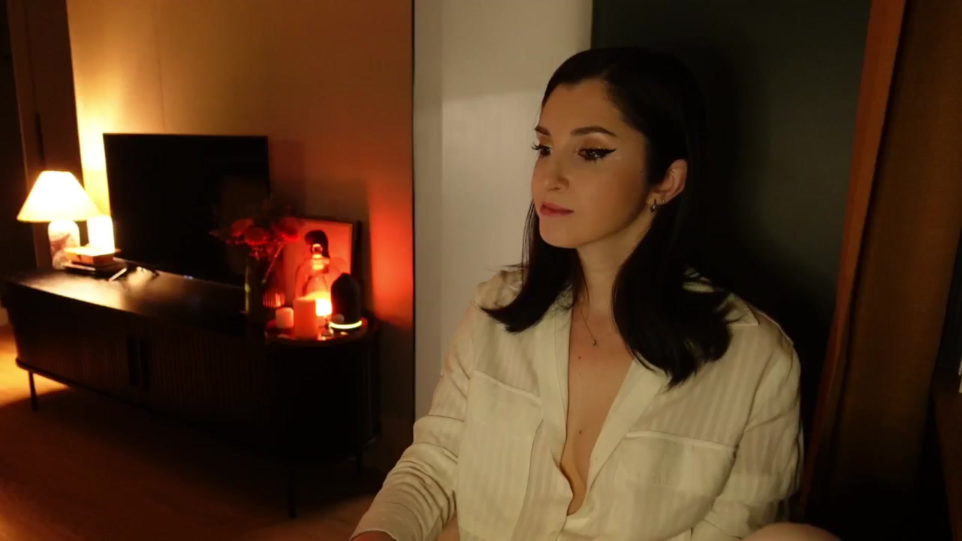 Gallery image thumbnail from Maddie's myfreecams stream on, 02/05/2025, 18:43 image 2 of 20