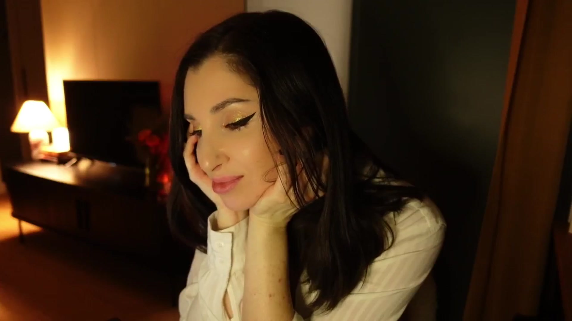 Gallery image thumbnail from Maddie's myfreecams stream on, 02/05/2025, 21:04 image 10 of 20