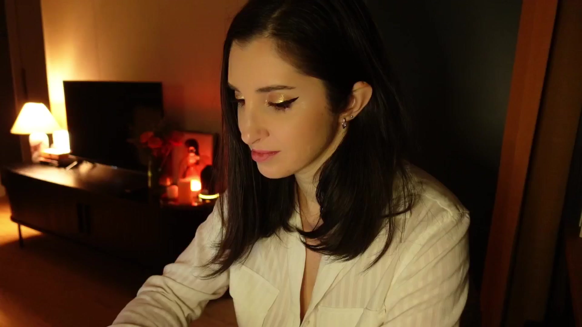 Gallery image thumbnail from Maddie's myfreecams stream on, 02/05/2025, 23:17 image 14 of 20