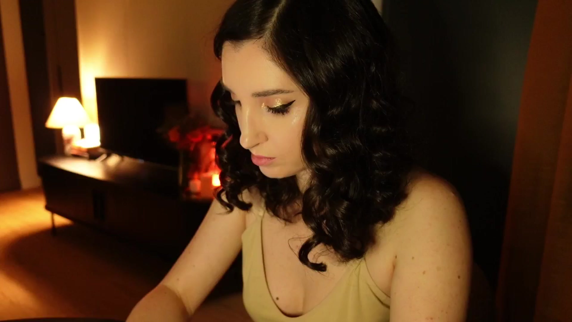 Gallery image thumbnail from Maddie's myfreecams stream on, 02/06/2025, 22:08 image 19 of 20