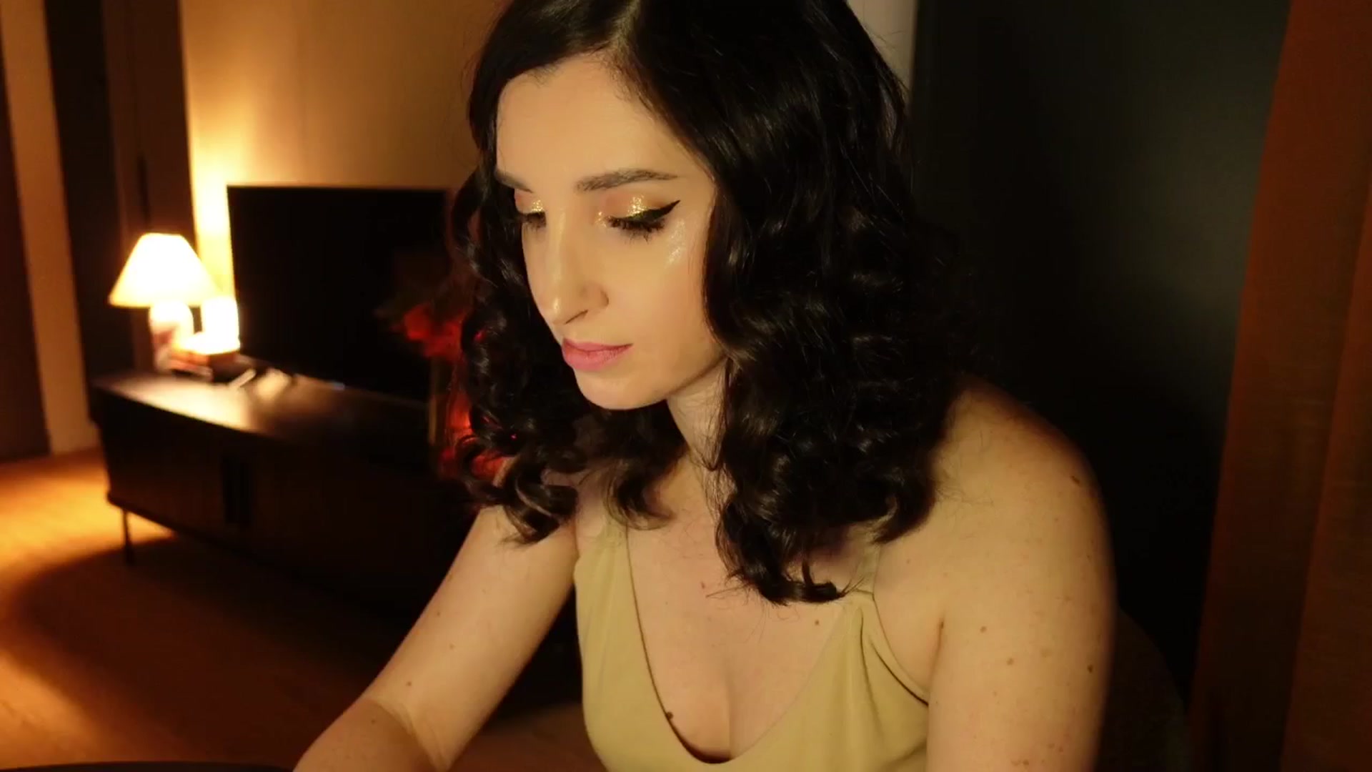 Gallery image thumbnail from Maddie's myfreecams stream on, 02/06/2025, 22:08 image 11 of 20