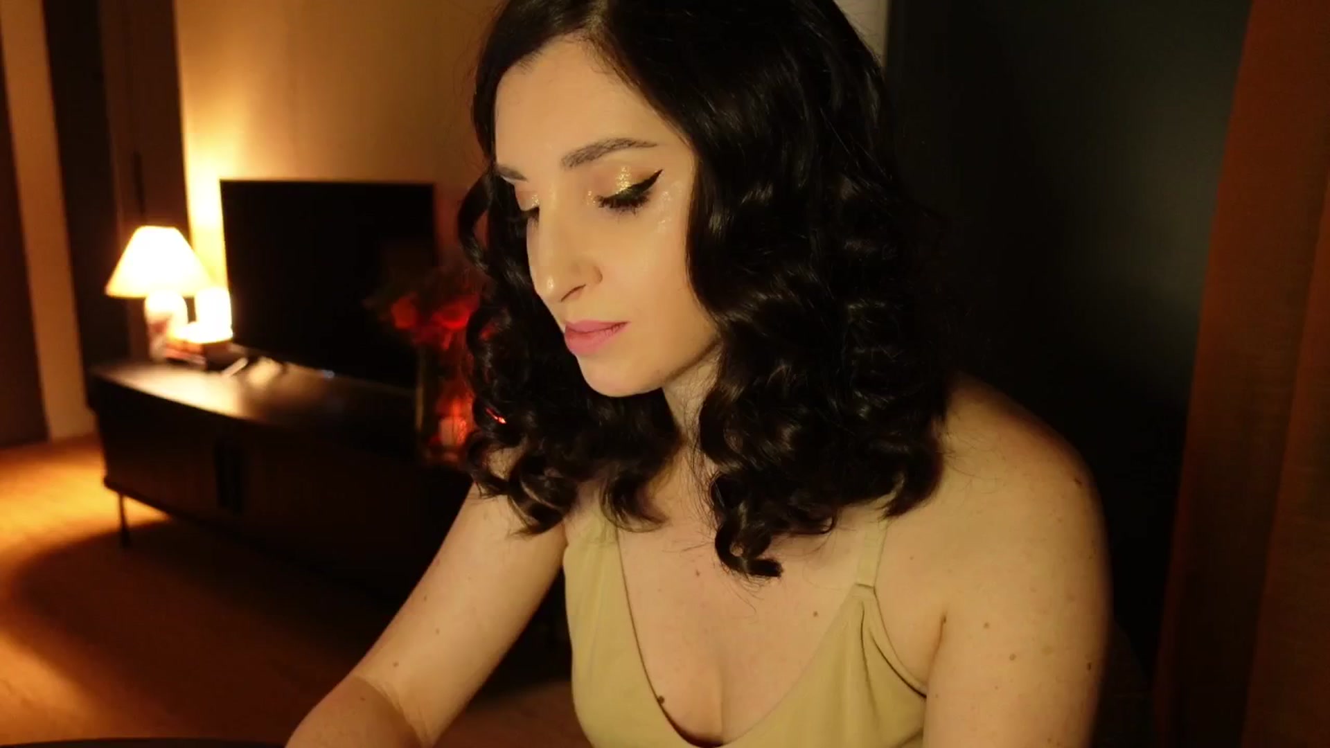 Gallery image thumbnail from Maddie's myfreecams stream on, 02/06/2025, 22:08 image 12 of 20