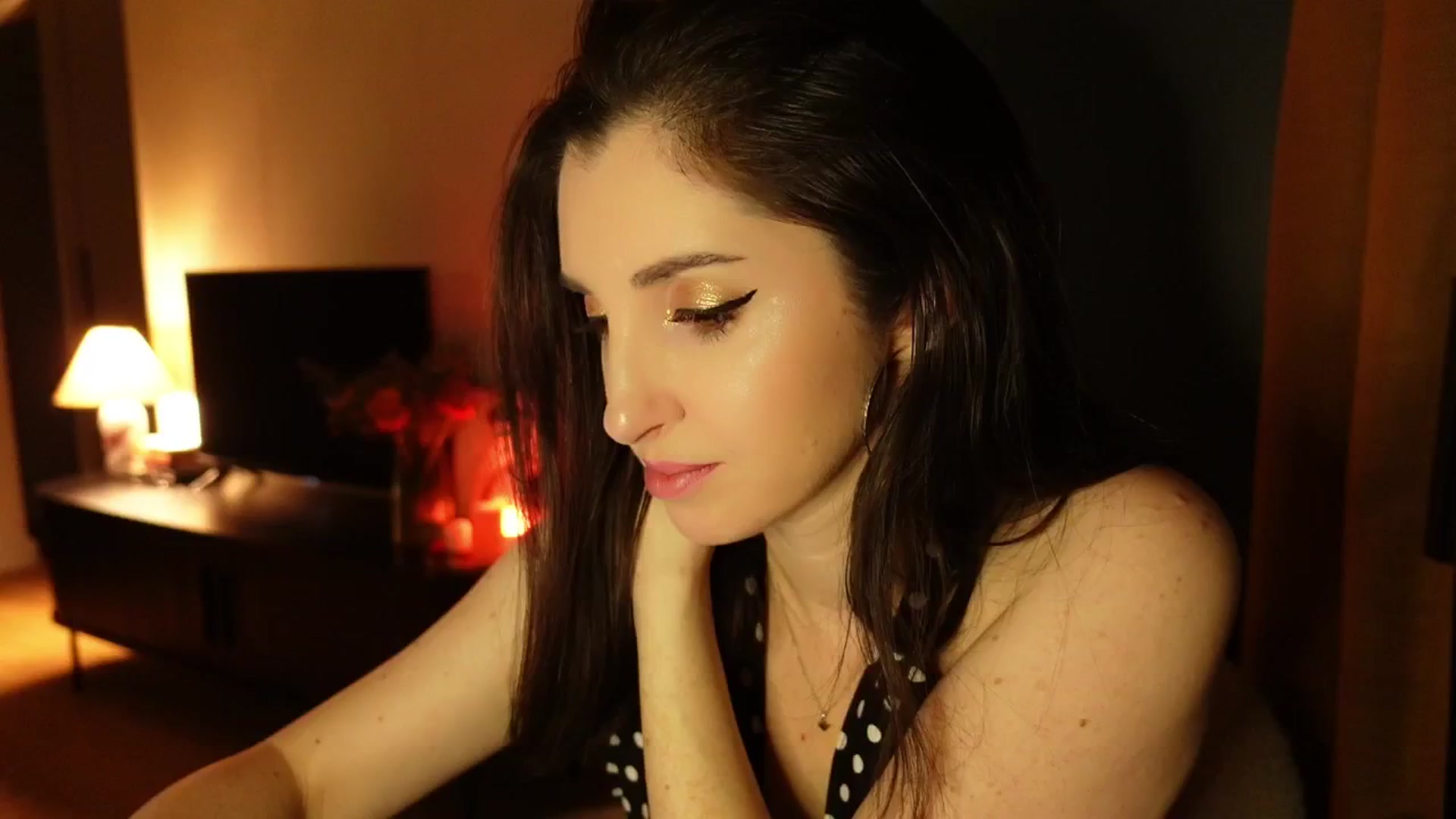 Gallery image thumbnail from Maddie's myfreecams stream on, 02/09/2025, 21:32 image 16 of 20