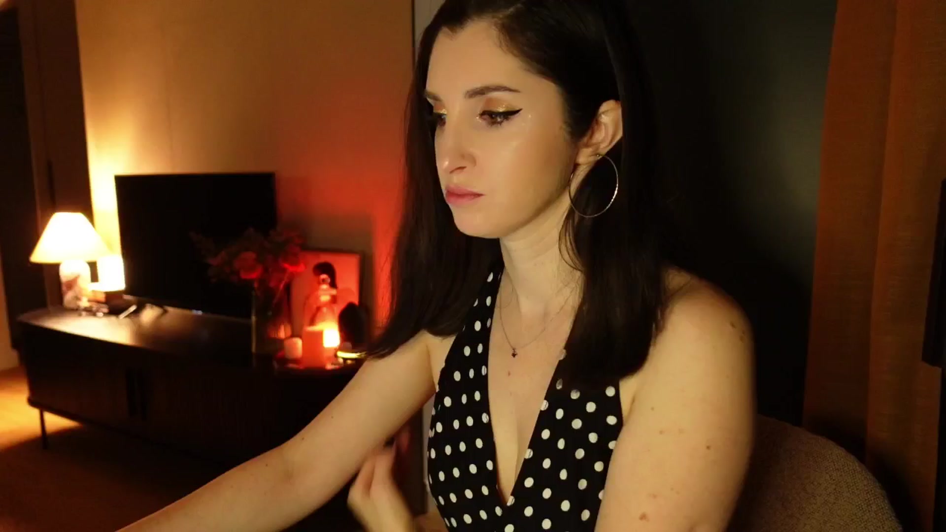 Gallery image thumbnail from Maddie's myfreecams stream on, 02/09/2025, 21:32 image 1 of 20