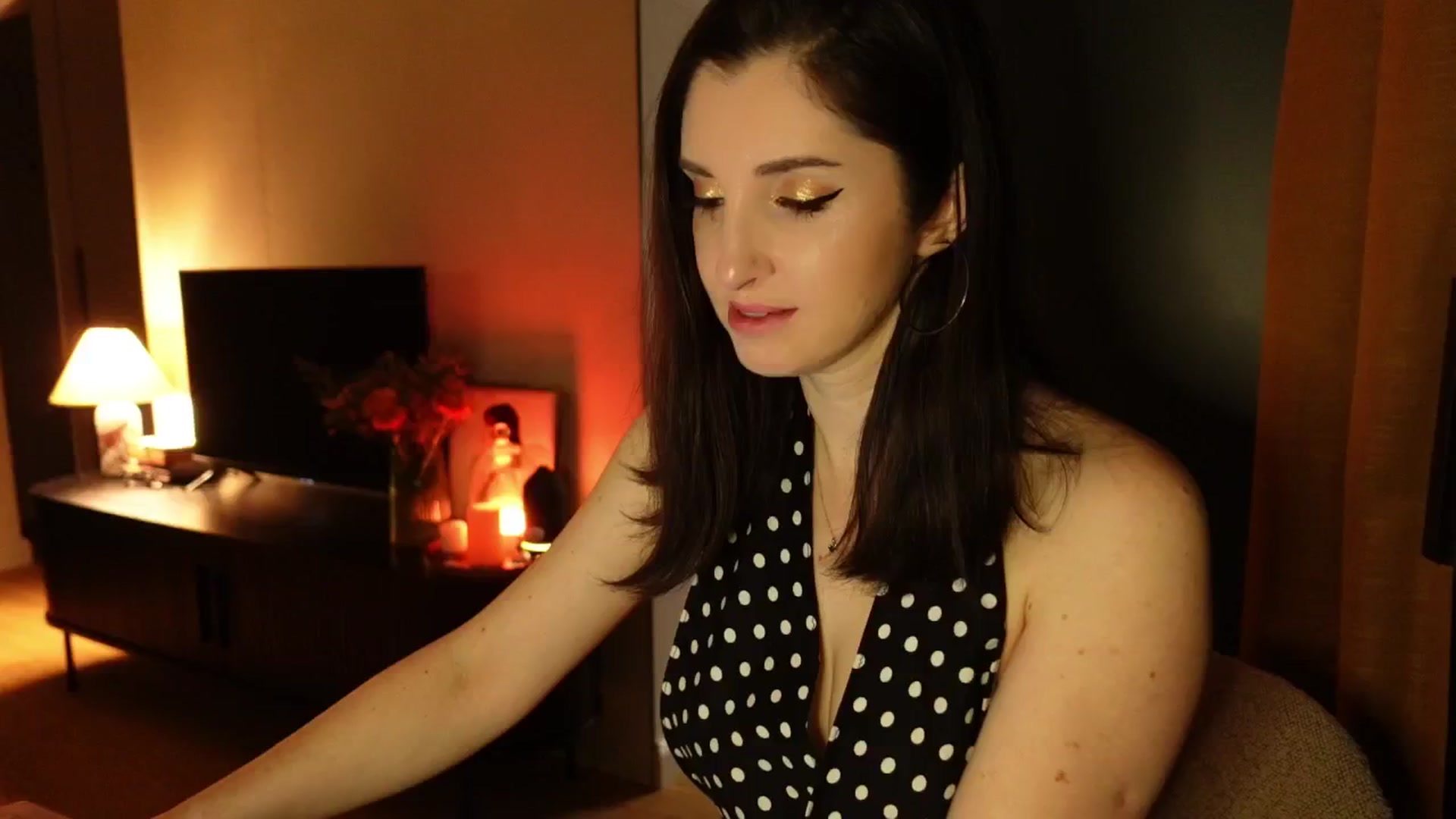 Gallery image thumbnail from Maddie's myfreecams stream on, 02/09/2025, 21:32 image 10 of 20