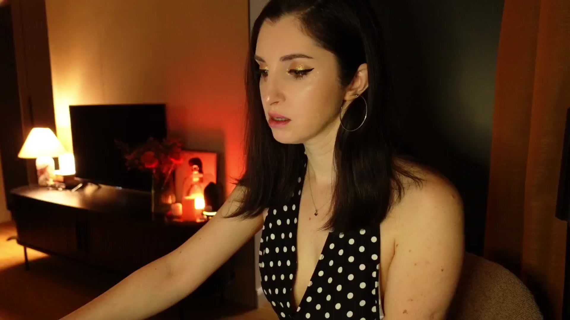 Gallery image thumbnail from Maddie's myfreecams stream on, 02/09/2025, 21:32 image 4 of 20